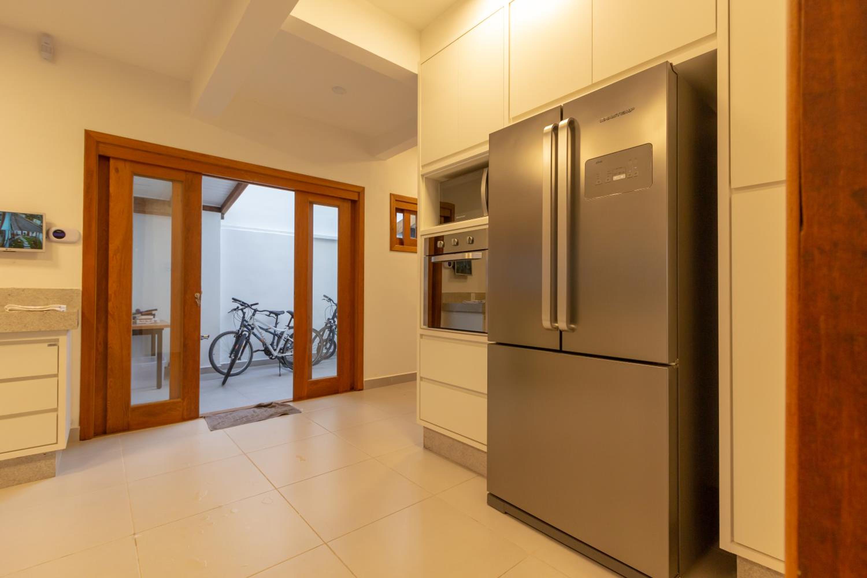 Chez Marguera em Juquehy - Luxo com muito espaço, conforto e lazer - incluso roupas de cama e banho, diarista, serviço praia, piscina aquecida, maquina gel