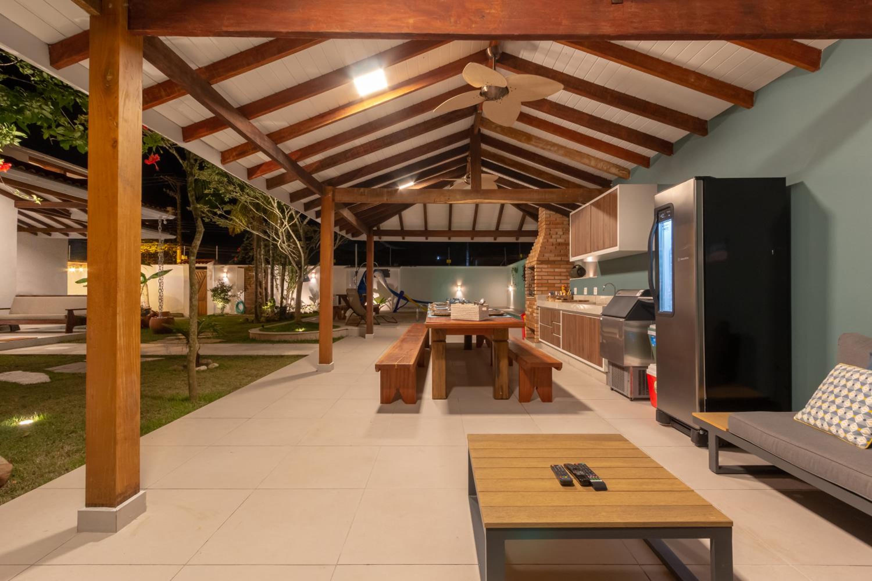 Chez Marguera em Juquehy - Luxo com muito espaço, conforto e lazer - incluso roupas de cama e banho, diarista, serviço praia, piscina aquecida, maquina gel