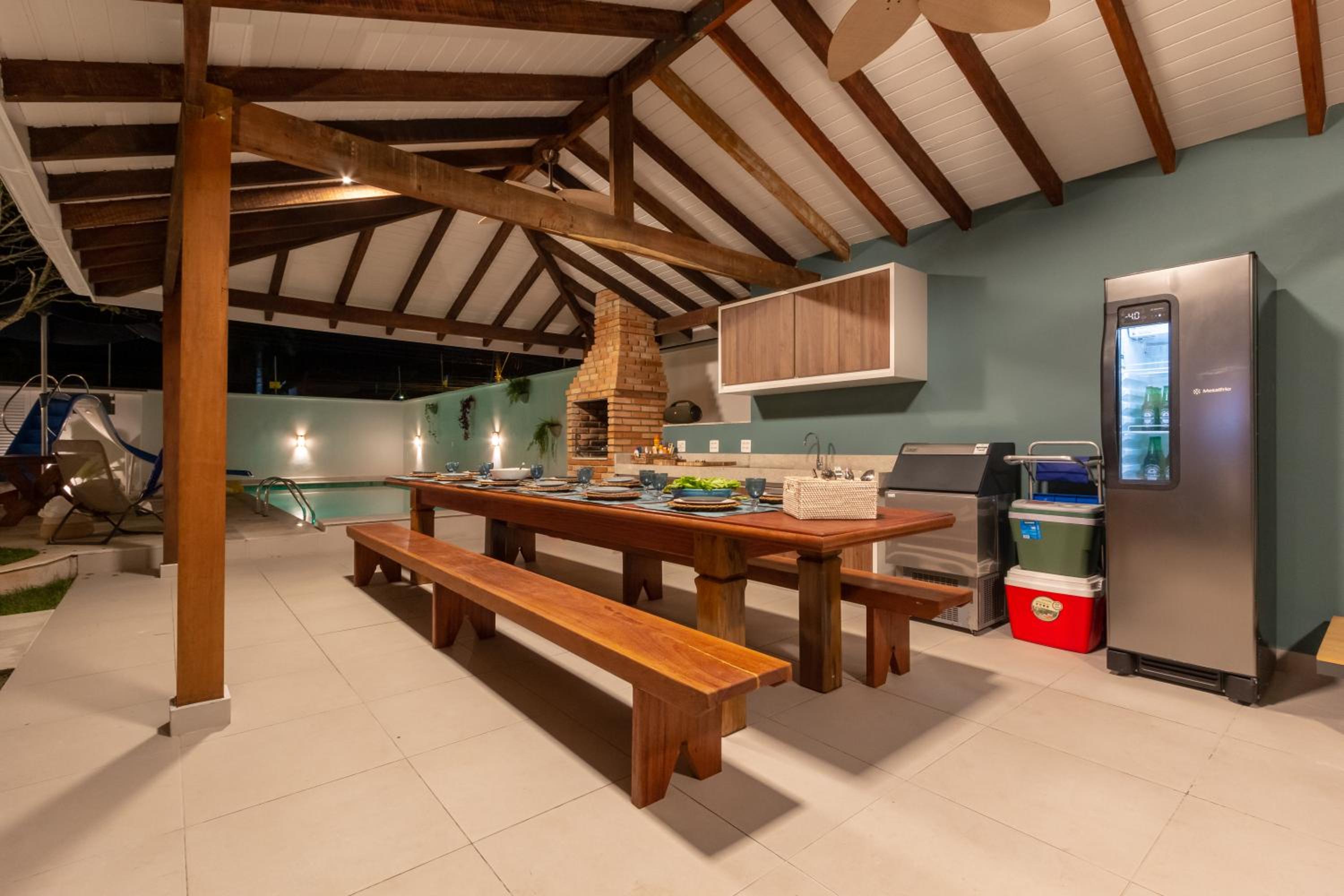 Chez Marguera em Juquehy - Luxo com muito espaço, conforto e lazer - incluso roupas de cama e banho, diarista, serviço praia, piscina aquecida, maquina gel