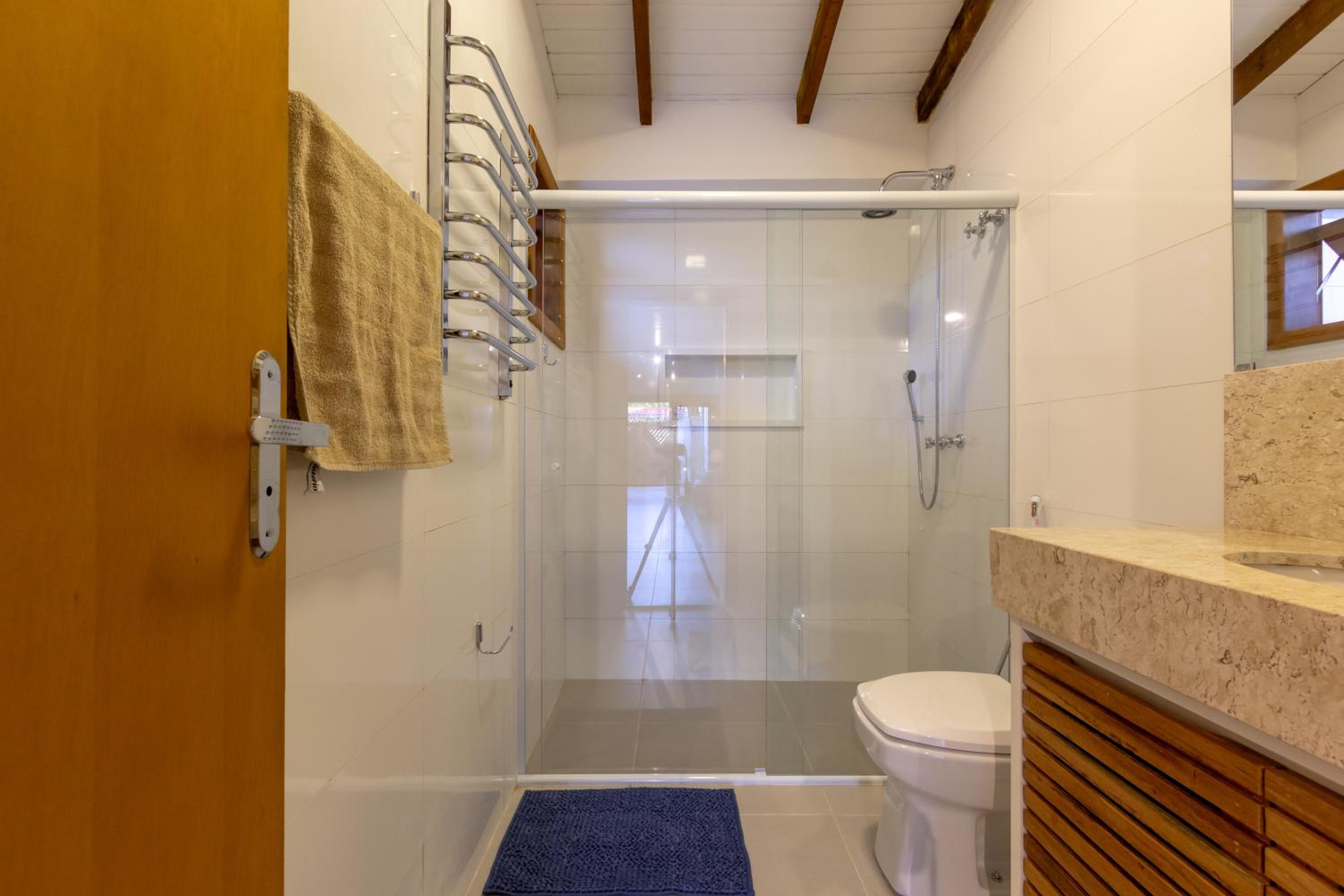 Chez Marguera em Juquehy - Luxo com muito espaço, conforto e lazer - incluso roupas de cama e banho, diarista, serviço praia, piscina aquecida, maquina gel