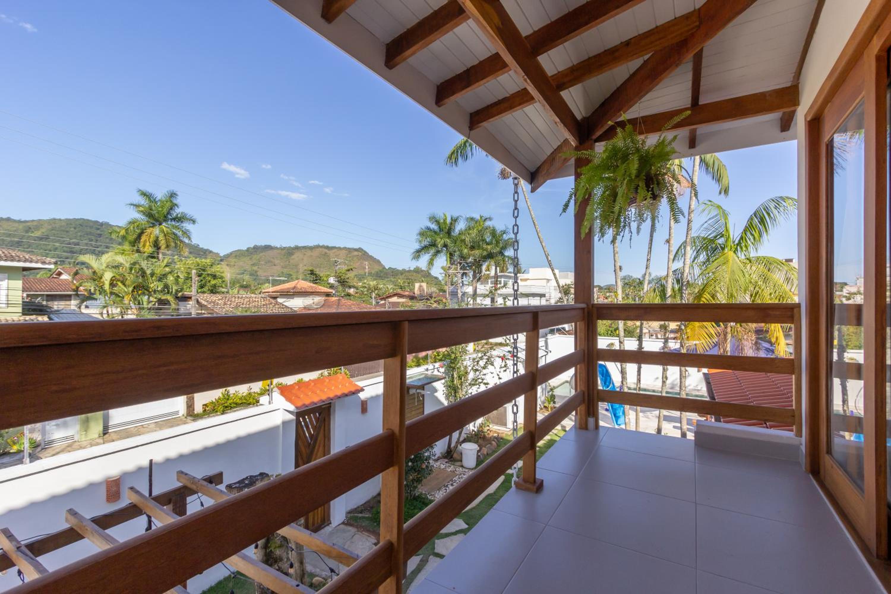 Chez Marguera em Juquehy - Luxo com muito espaço, conforto e lazer - incluso roupas de cama e banho, diarista, serviço praia, piscina aquecida, maquina gel