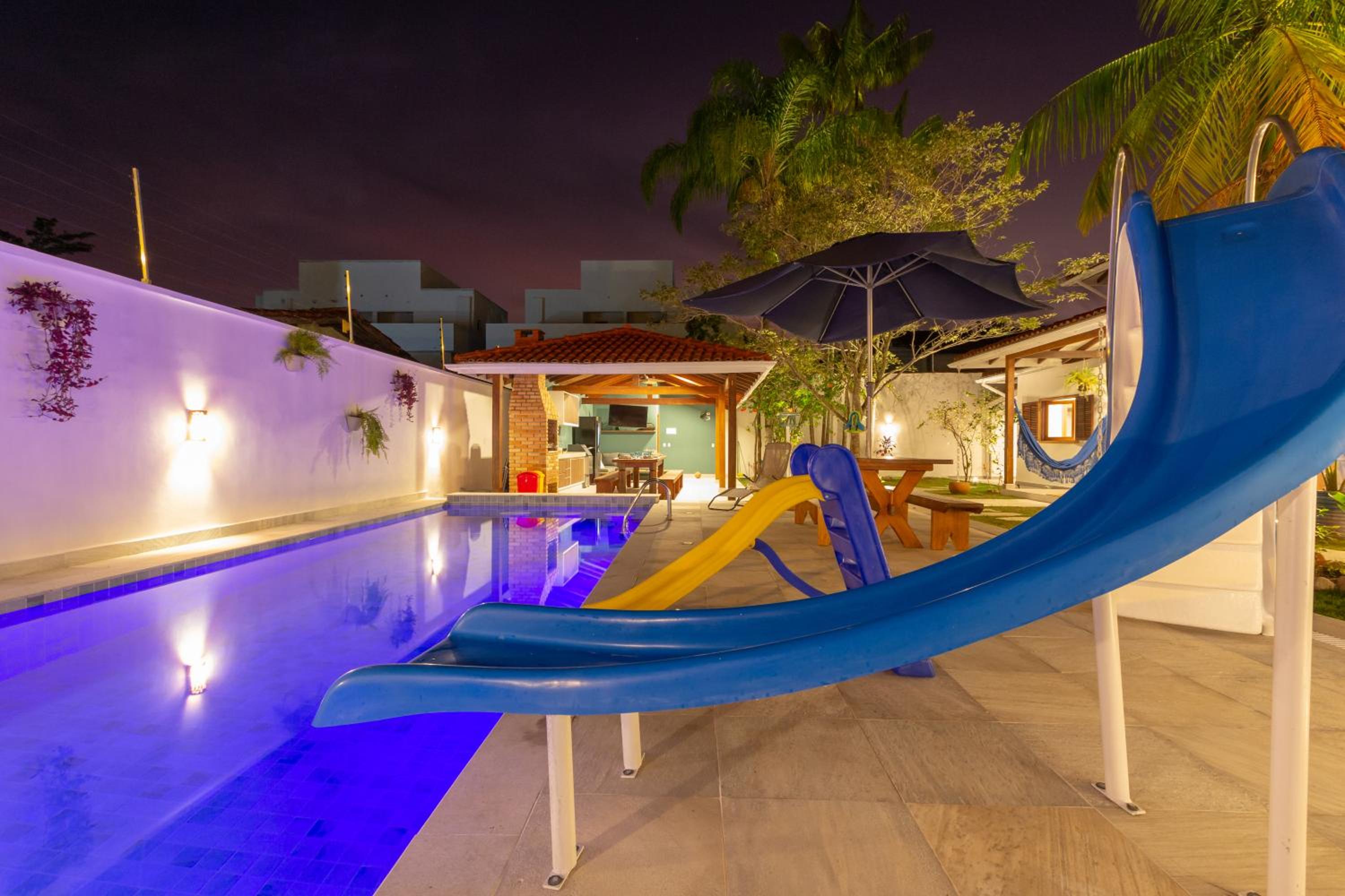 Chez Marguera em Juquehy - Luxo com muito espaço, conforto e lazer - incluso roupas de cama e banho, diarista, serviço praia, piscina aquecida, maquina gel