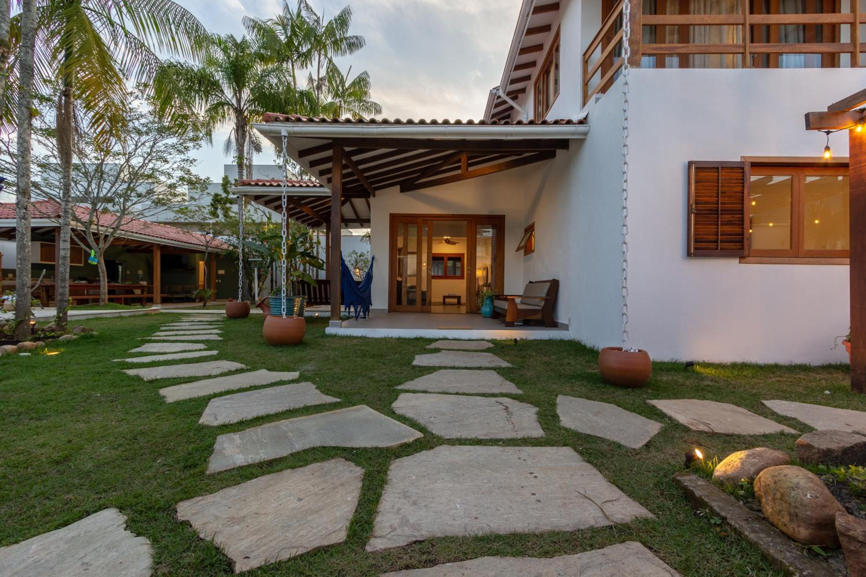 Chez Marguera em Juquehy - Luxo com muito espaço, conforto e lazer - incluso roupas de cama e banho, diarista, serviço praia, piscina aquecida, maquina gel