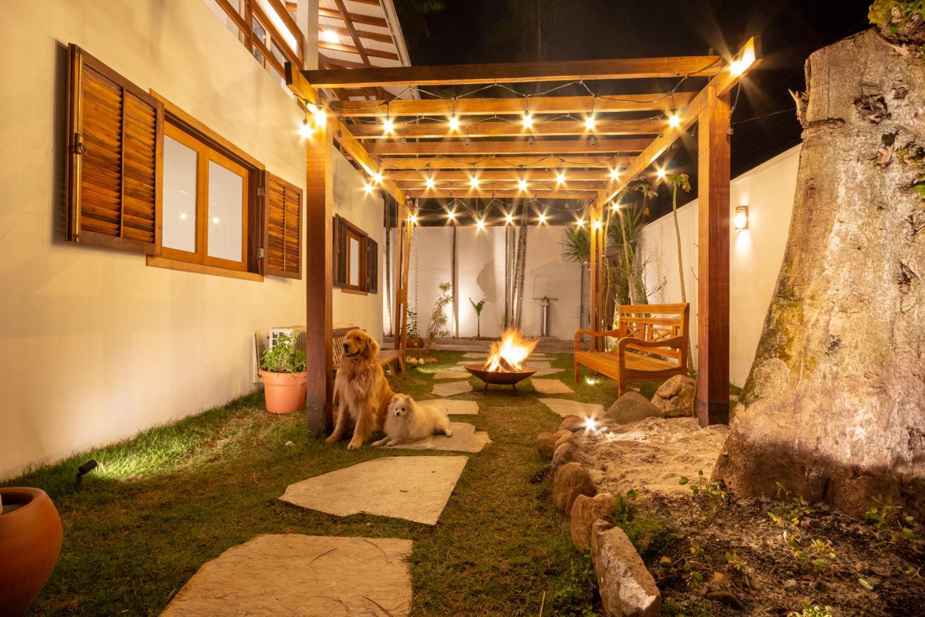 Chez Marguera em Juquehy - Luxo com muito espaço, conforto e lazer - incluso roupas de cama e banho, diarista, serviço praia, piscina aquecida, maquina gel