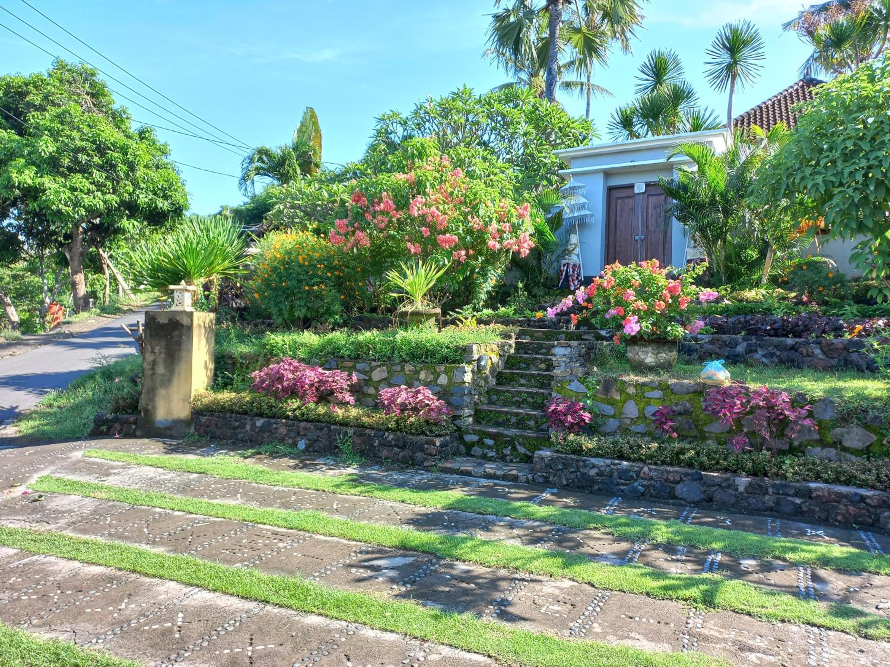 Frangipani Inn & Restaurant