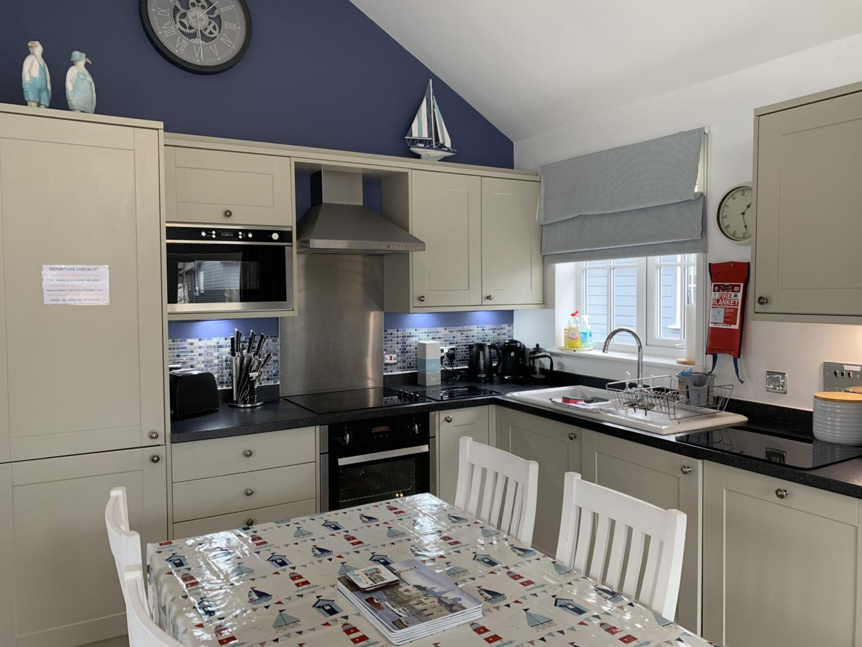 Sea Urchins, The Bay, 2 bedrooms with ensuites, parking for 2 cars, 2 dogs welcome view 5