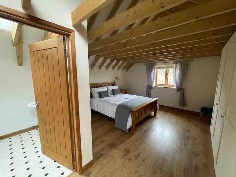 Charming Norfolk Barn Conversion in Barnham Broom view 5