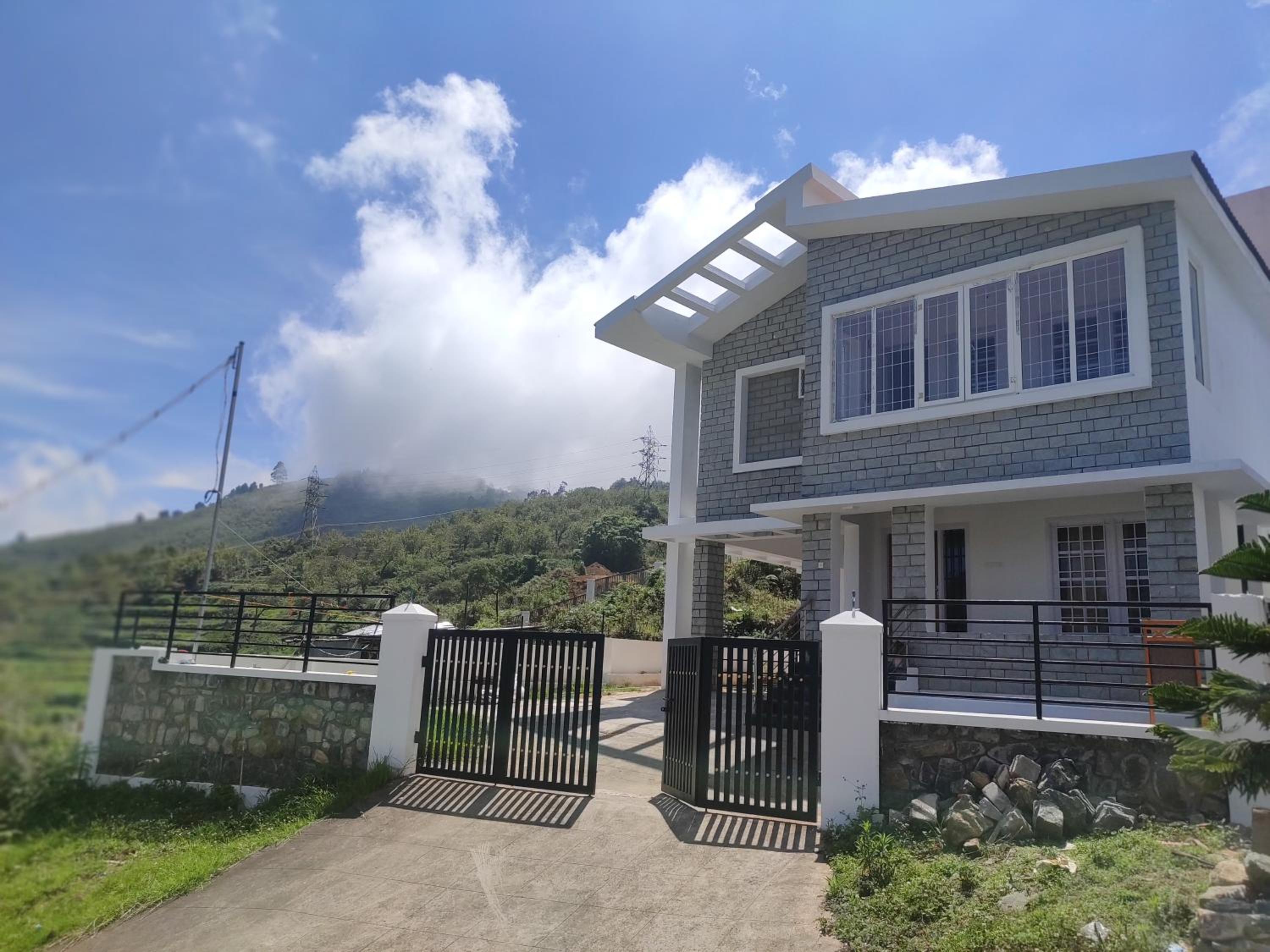 Chill Breeze Castle - 4BHK Villa with Captivating city view & Mountain view, Wifi, Campfire, Homemade Food view 2