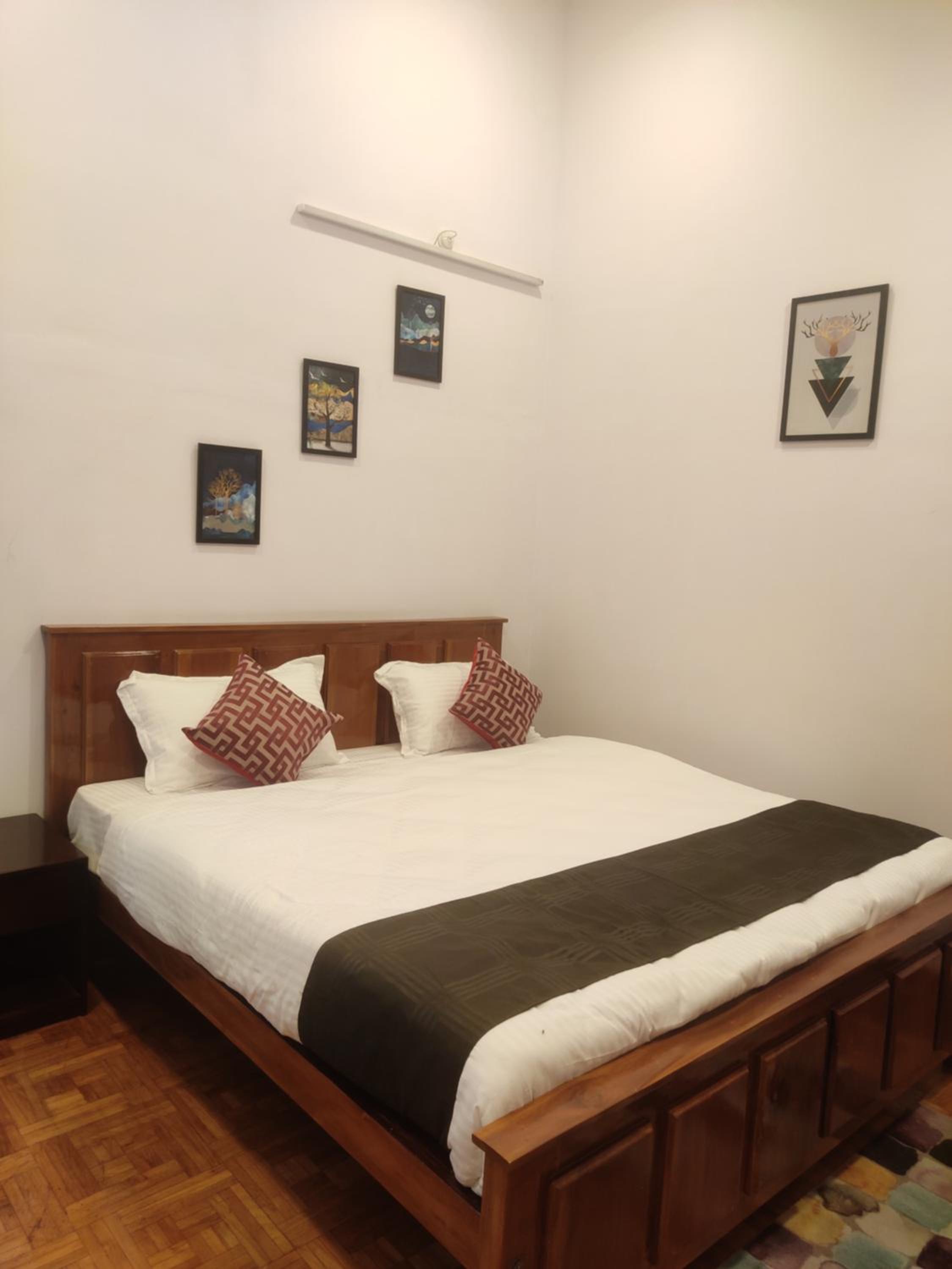 Chill Breeze Castle - 4BHK Villa with Captivating city view & Mountain view, Wifi, Campfire, Homemade Food view 3