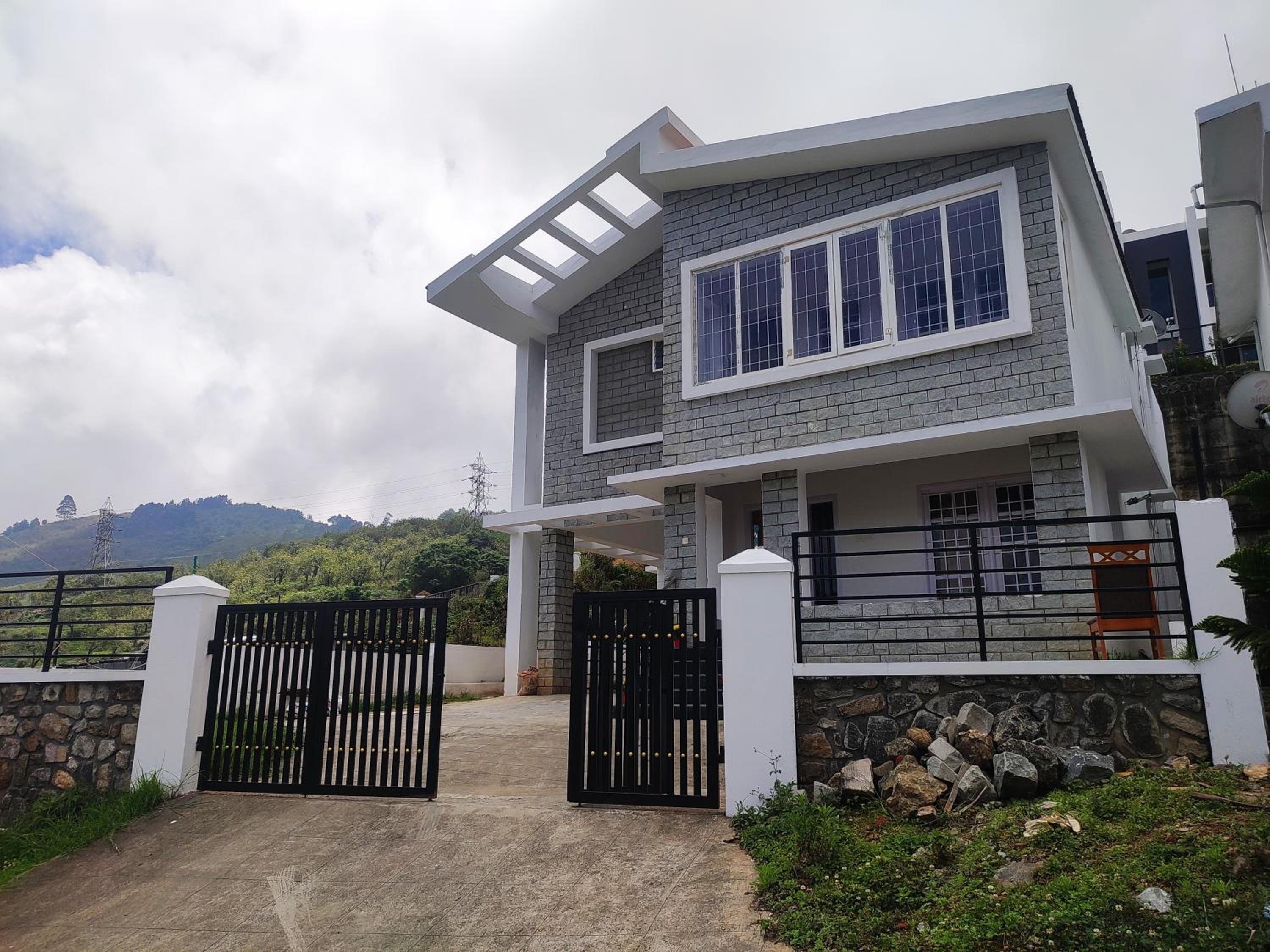 Chill Breeze Castle - 4BHK Villa with Captivating city view & Mountain view, Wifi, Campfire, Homemade Food view 5