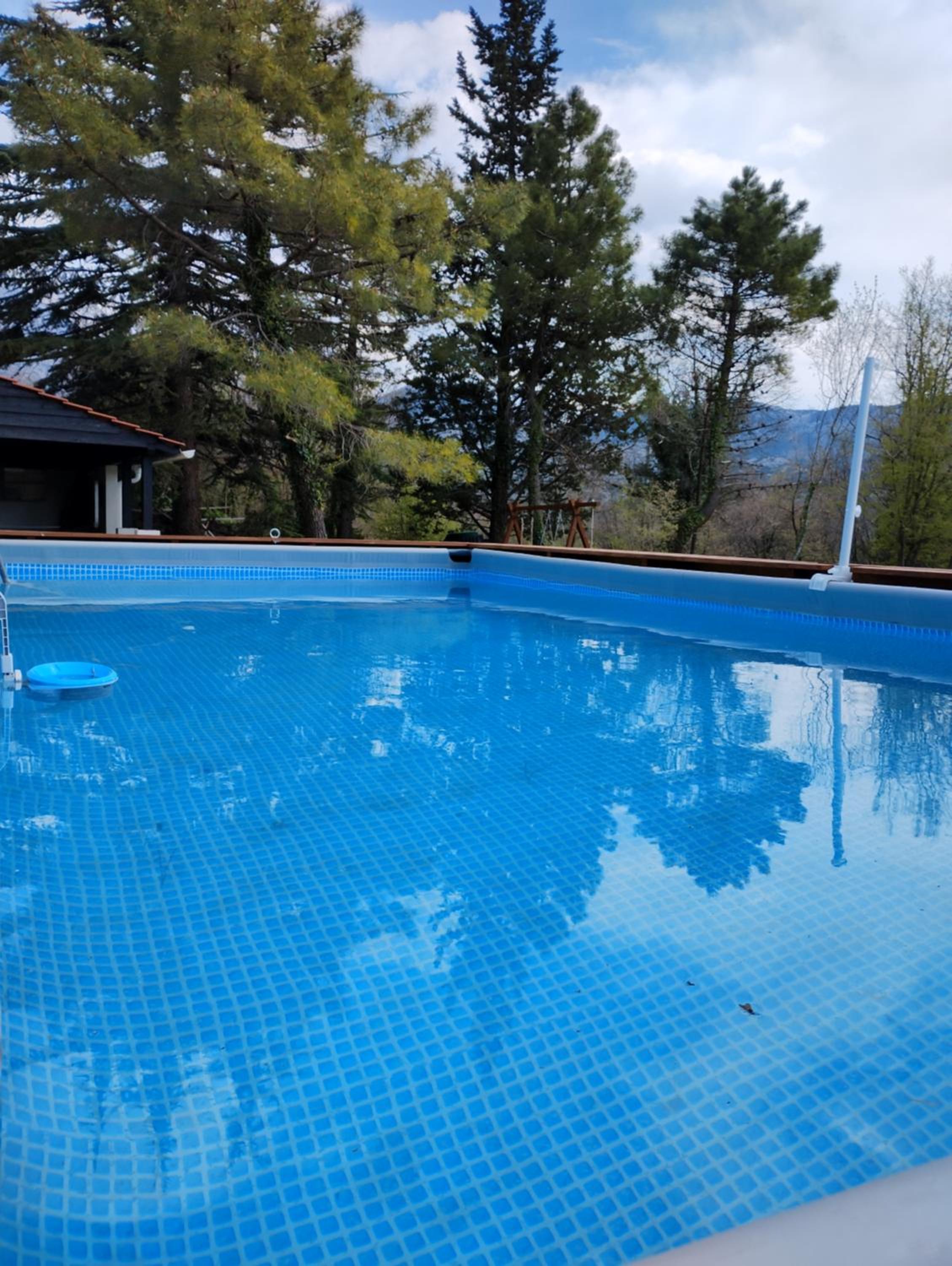Ala da-apartman sa bazenom