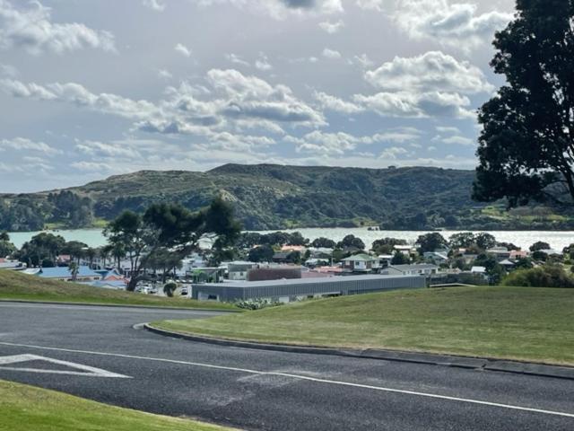 Raglan Seaview Cabin