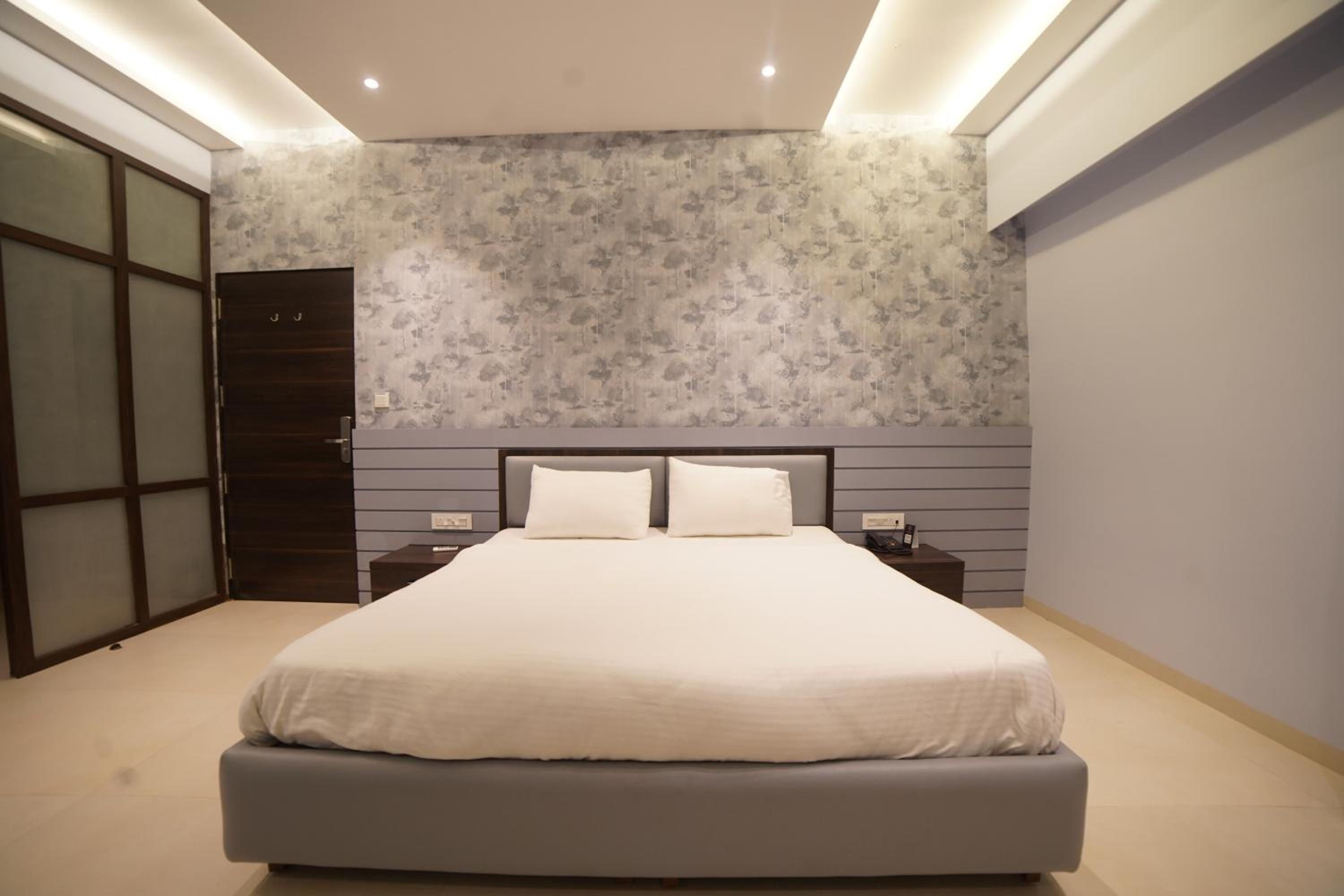 Aceotel Select Mayur