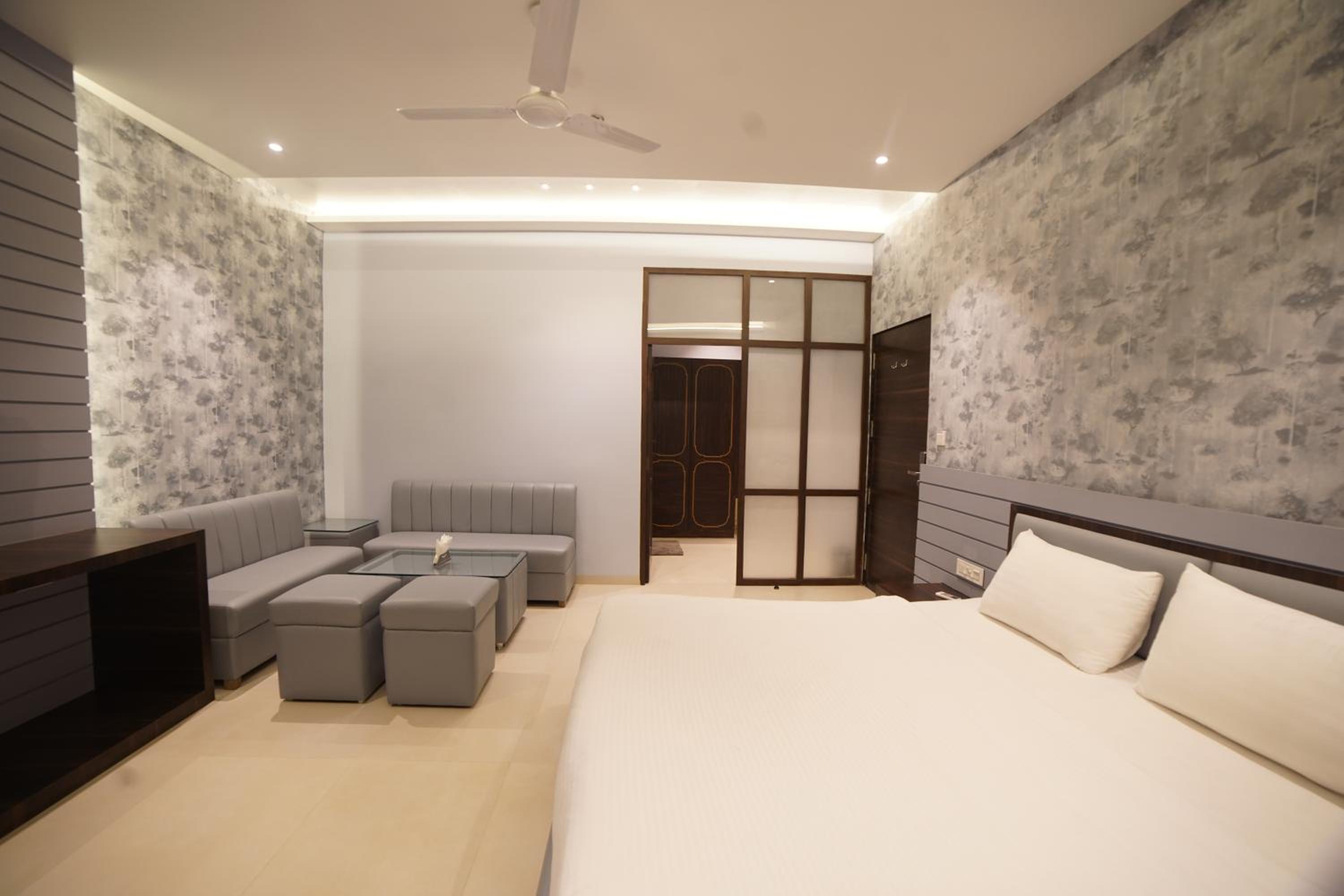 Aceotel Select Mayur