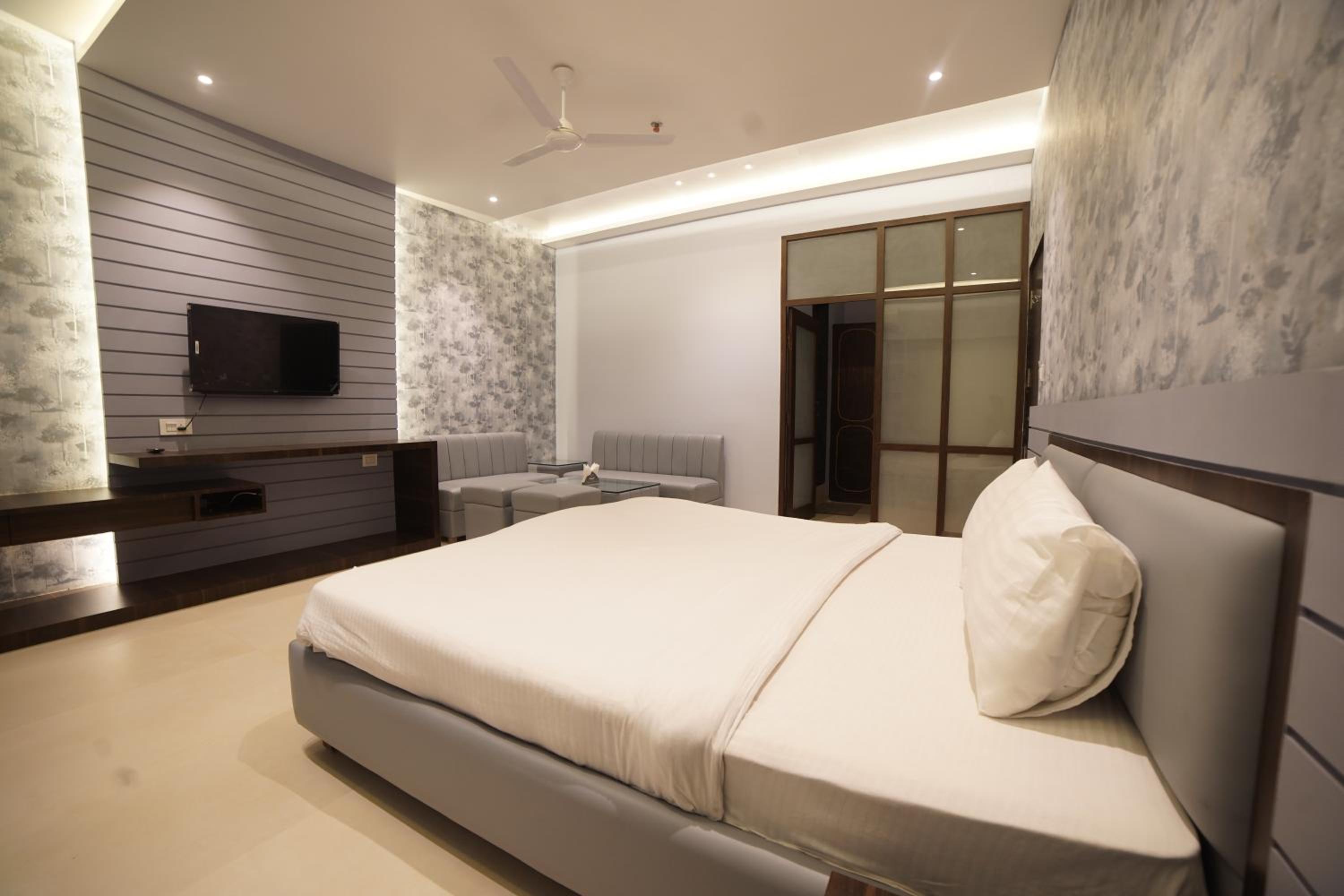 Aceotel Select Mayur