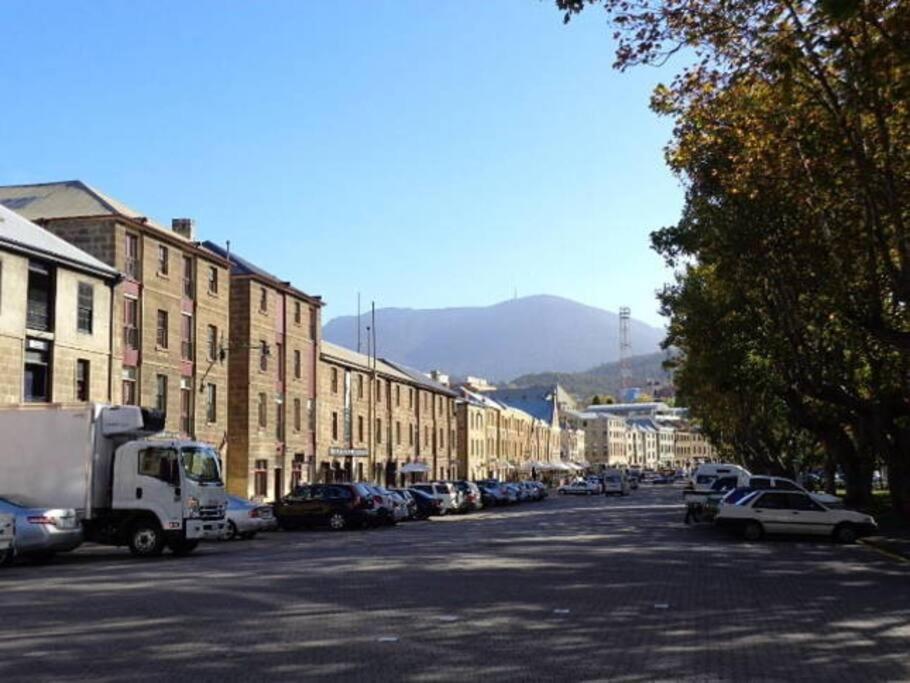 Hobart CBD Premium Apartment, 3 mins to waterfront