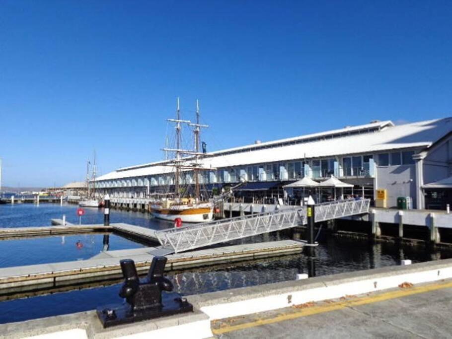 Hobart CBD Premium Apartment, 3 mins to waterfront