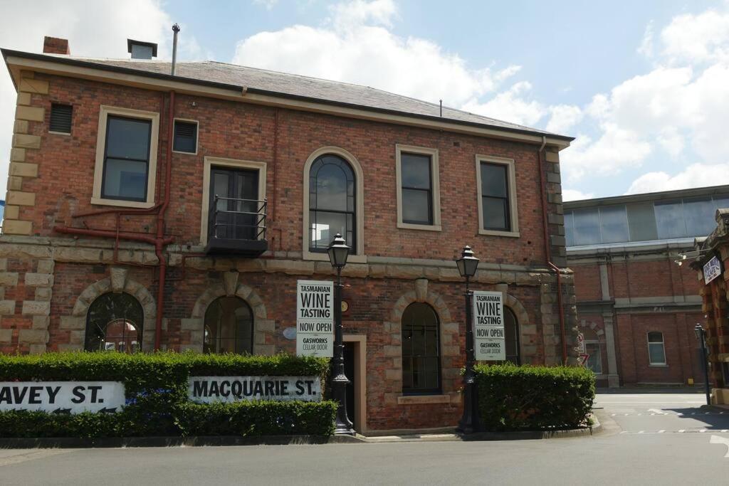 Hobart CBD Premium Apartment, 3 mins to waterfront