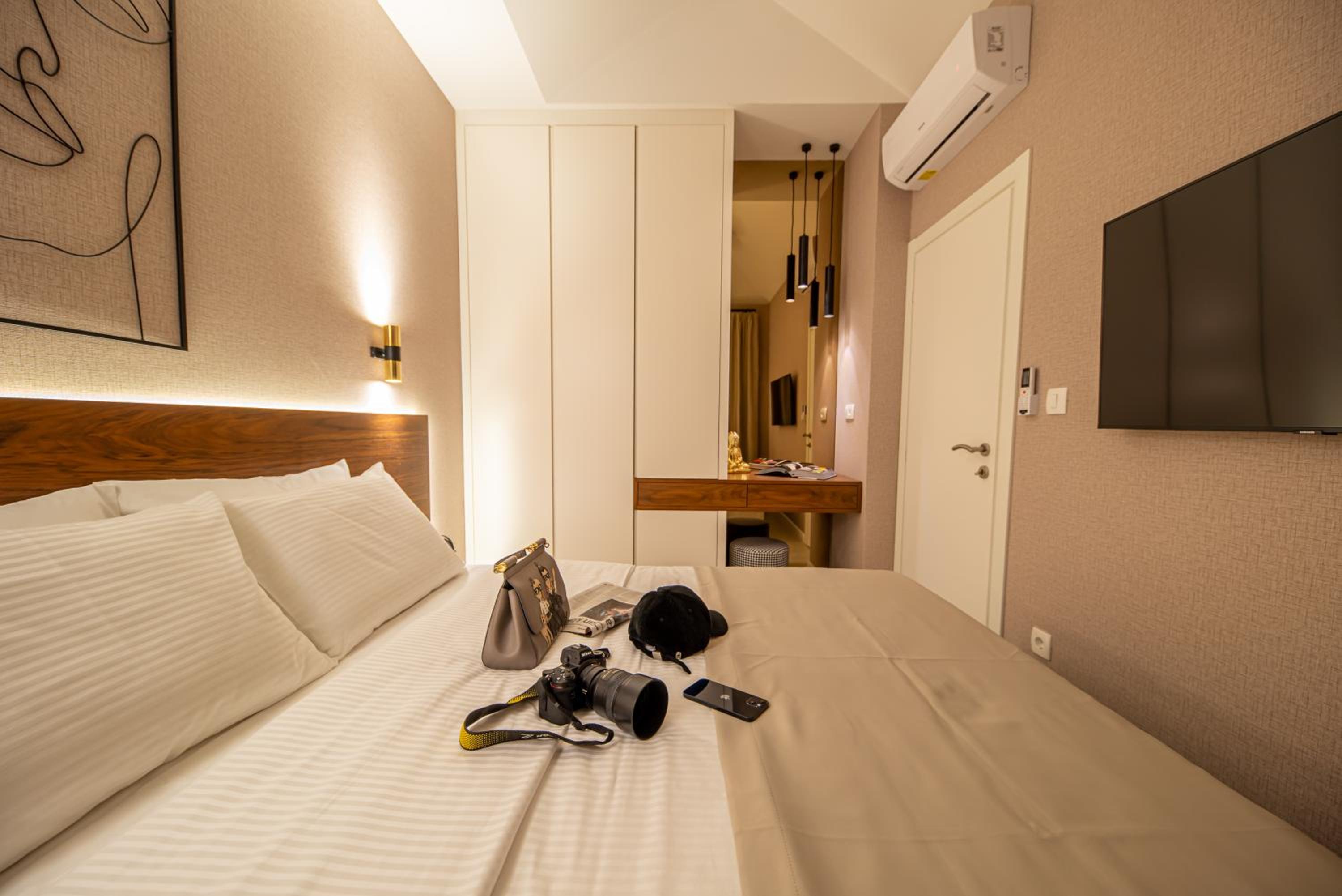Enyana Luxury Suites
