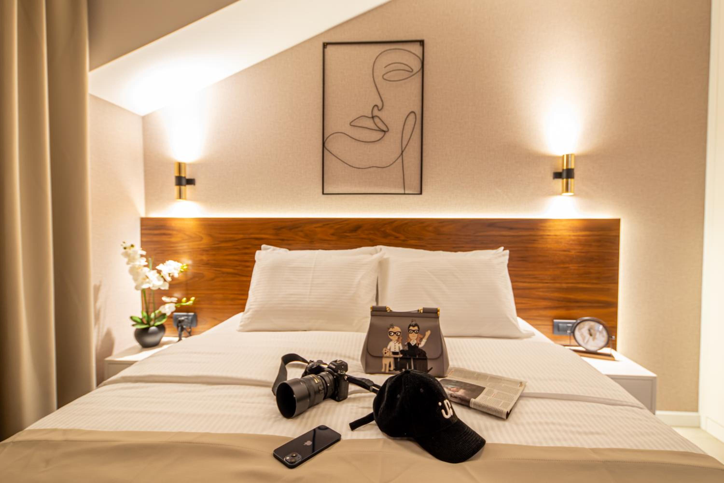 Enyana Luxury Suites