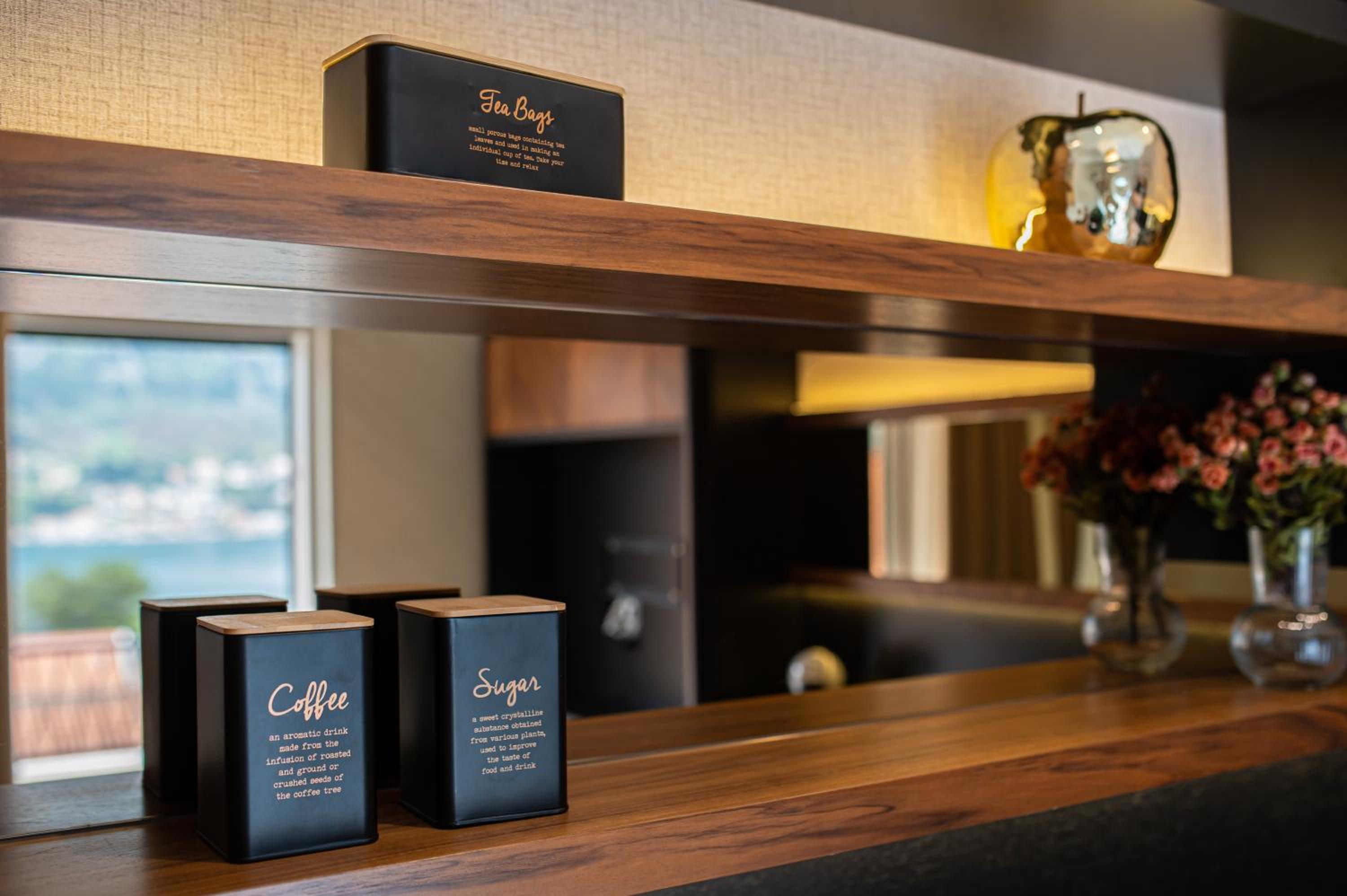 Enyana Luxury Suites