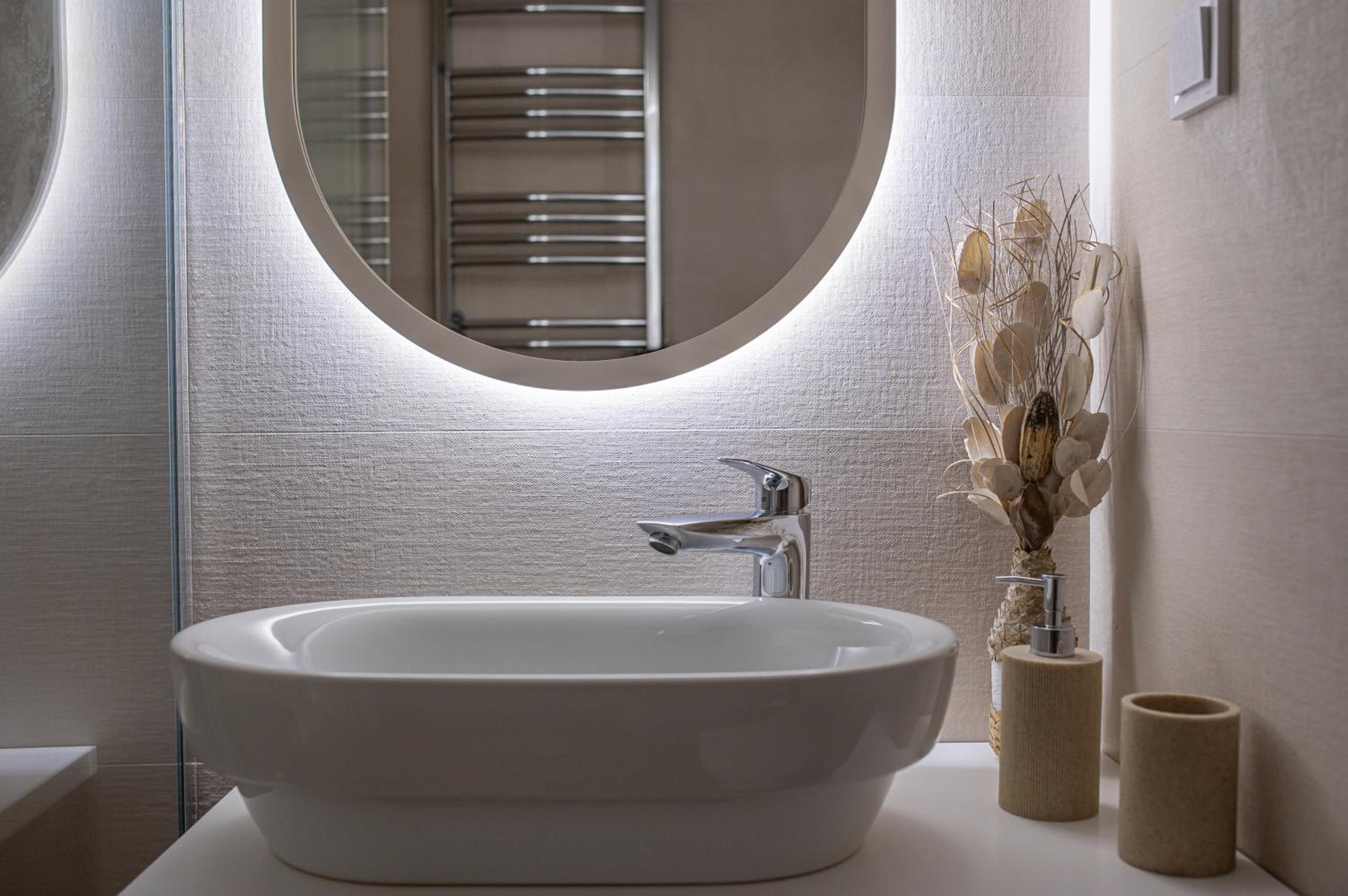 Enyana Luxury Suites
