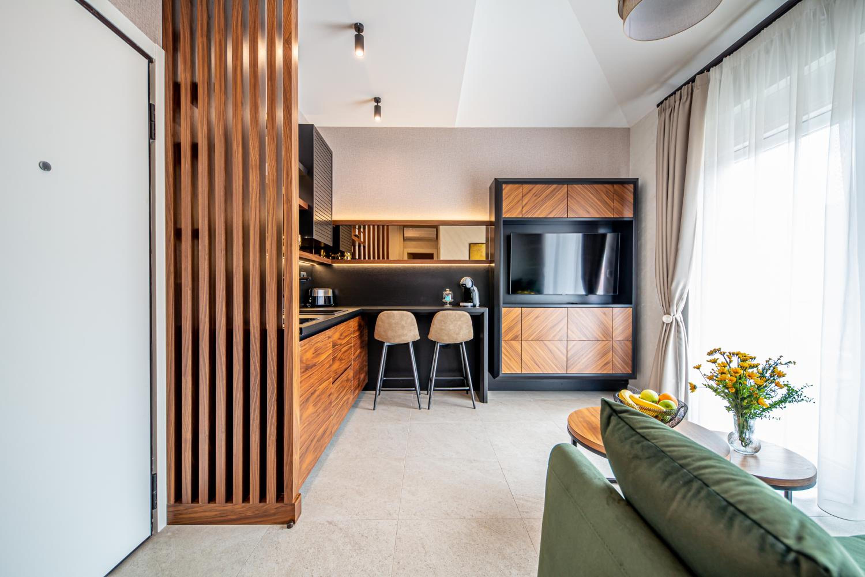Enyana Luxury Suites