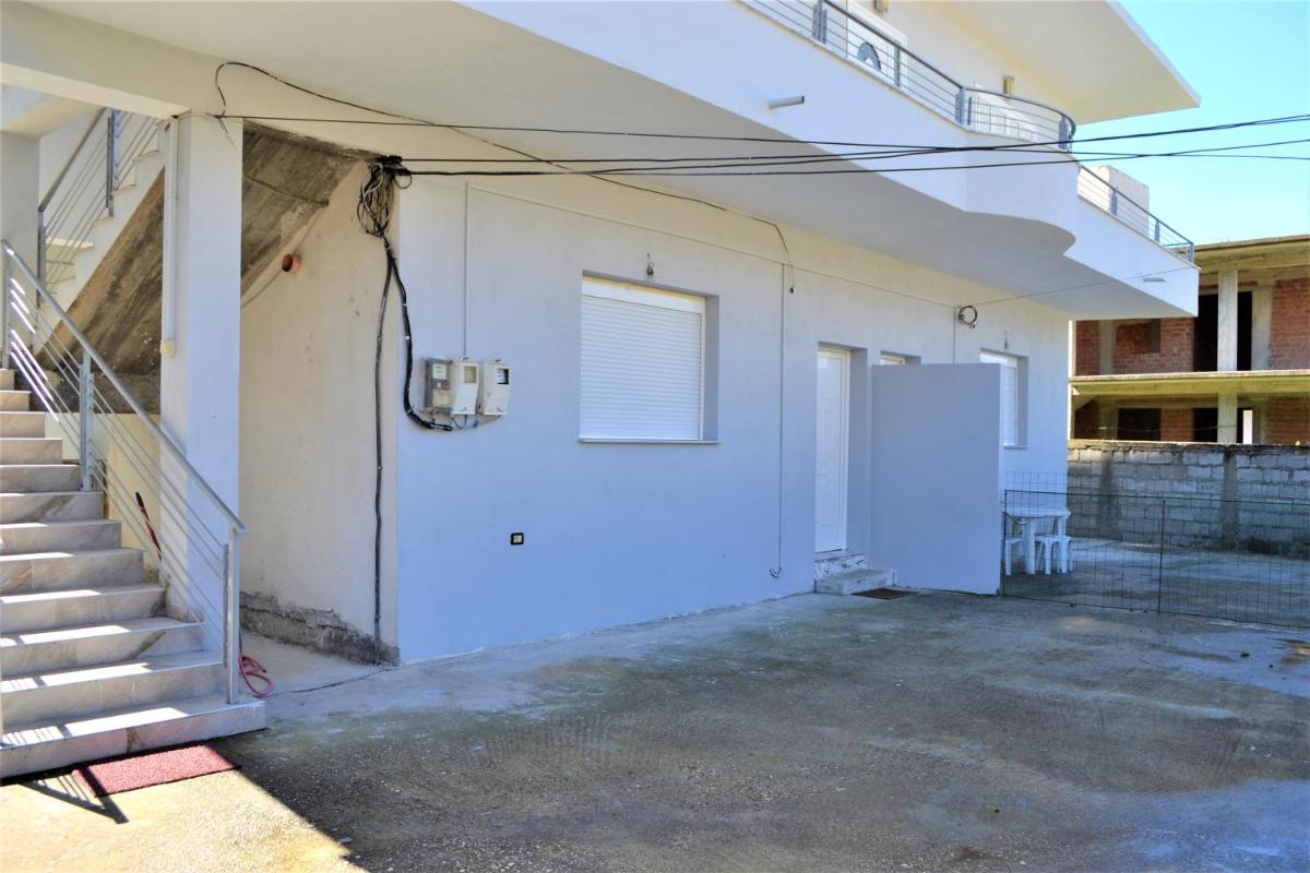 Villa Iremia Apartments