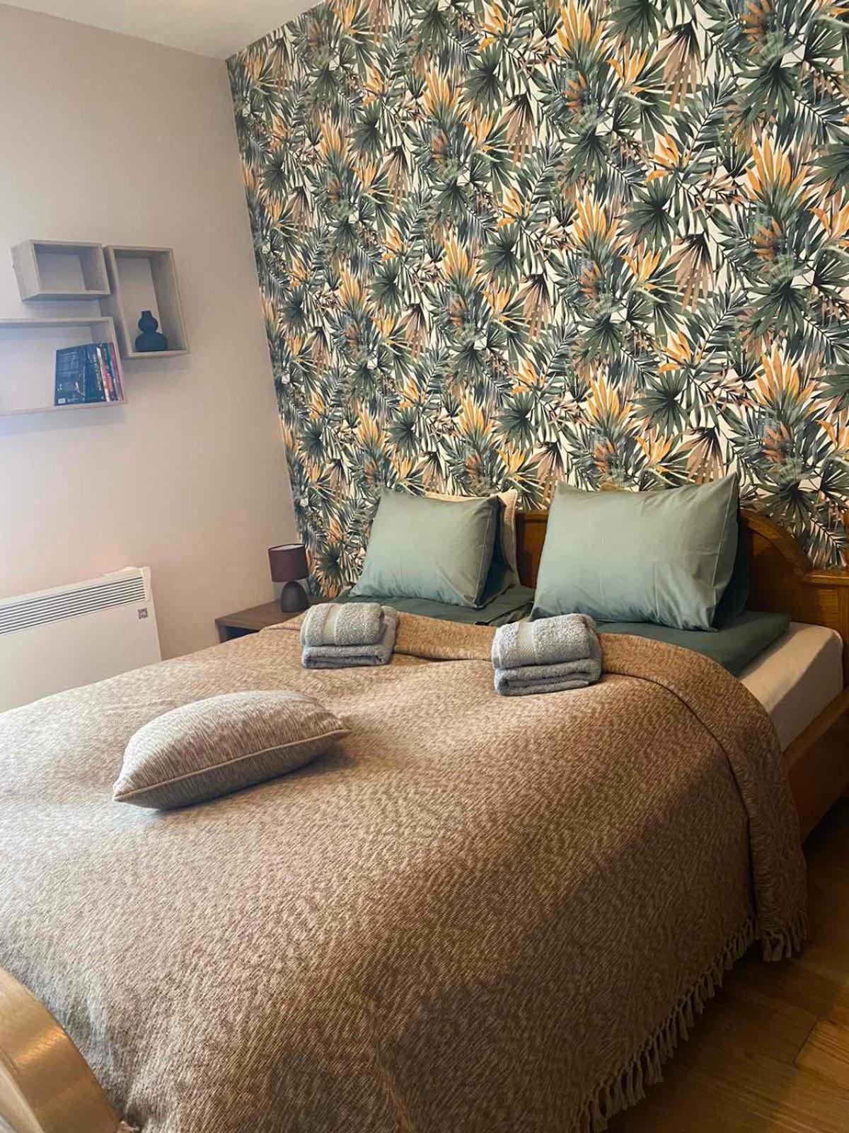 Yellow apartman