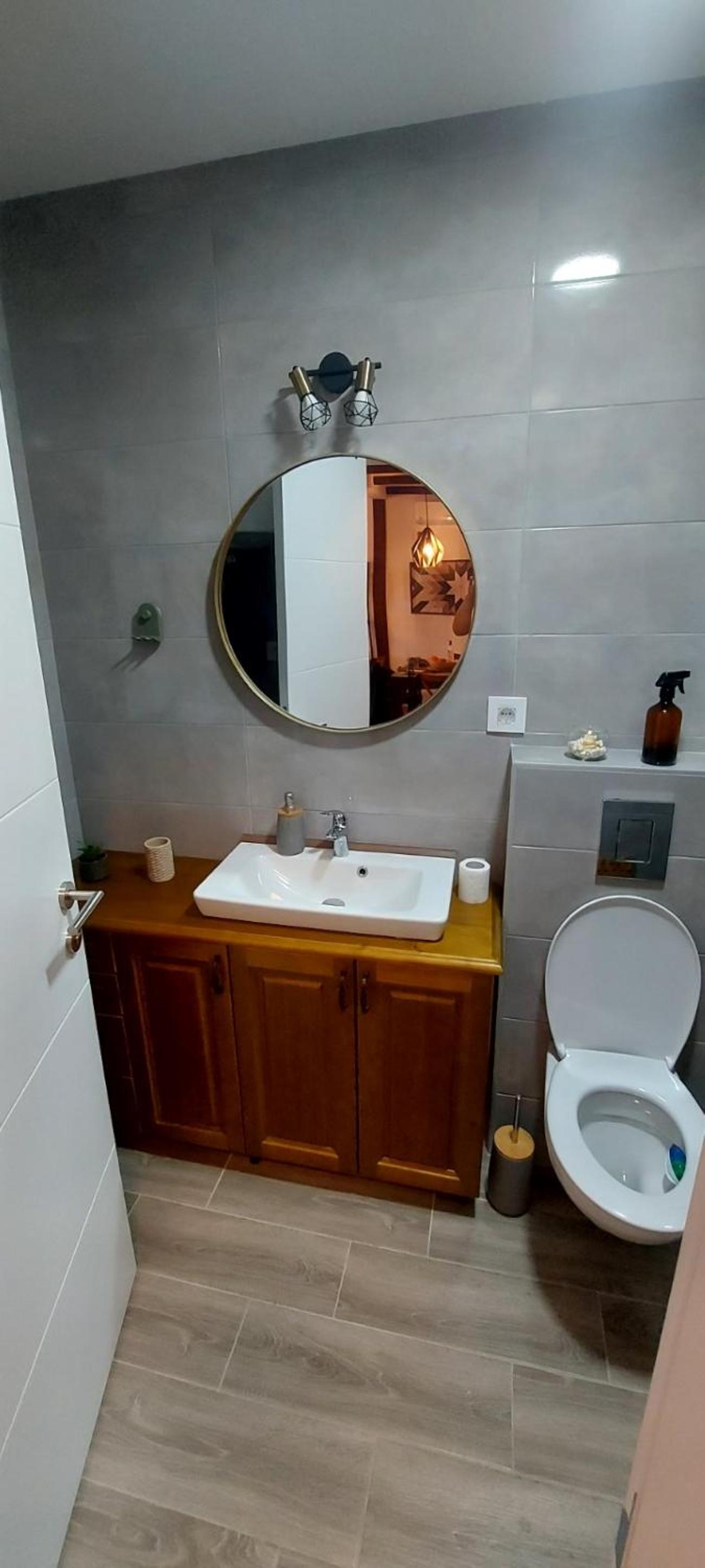 Yellow apartman