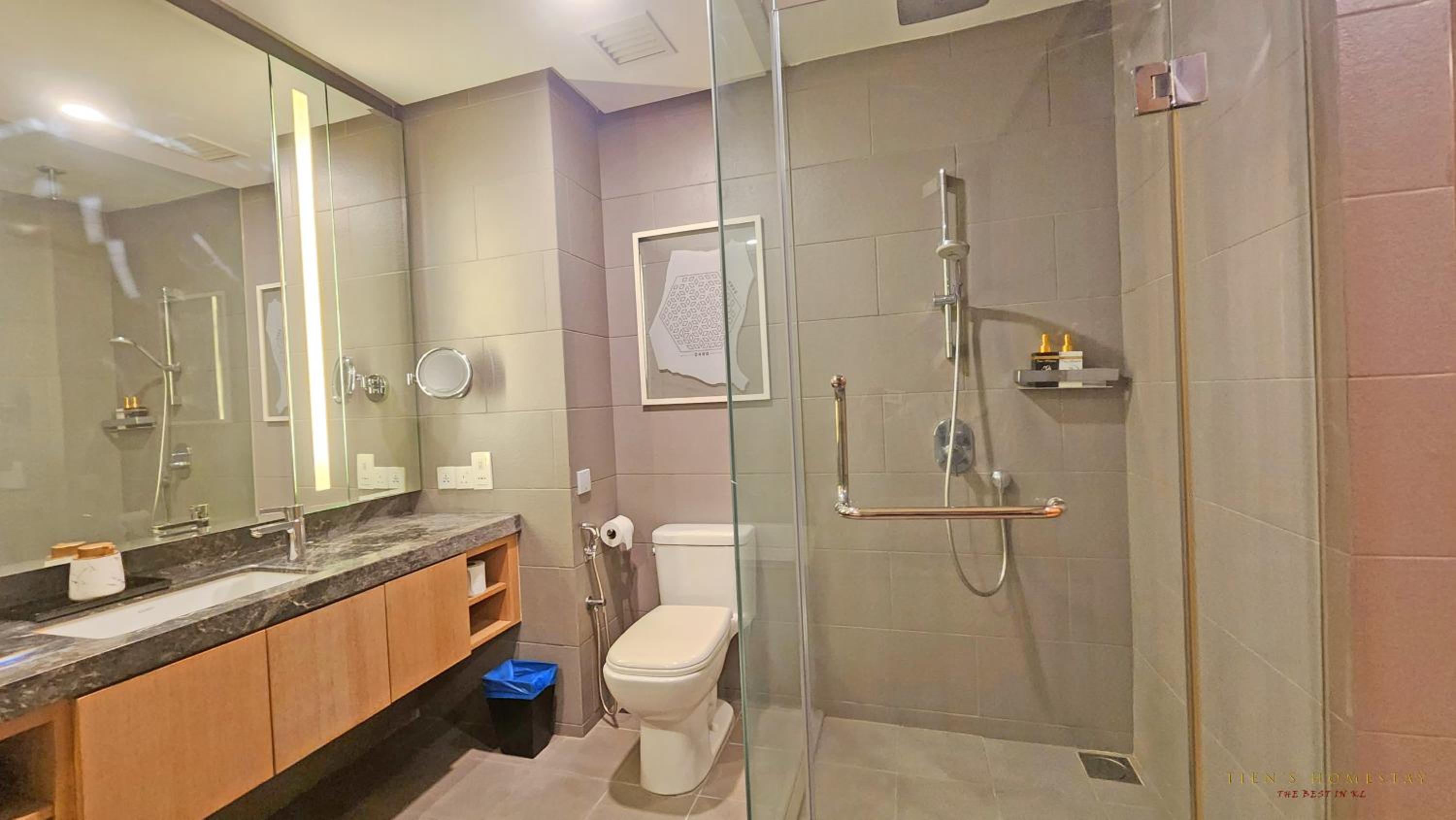 Luxurious stay in 188 Fraser Residence Suite