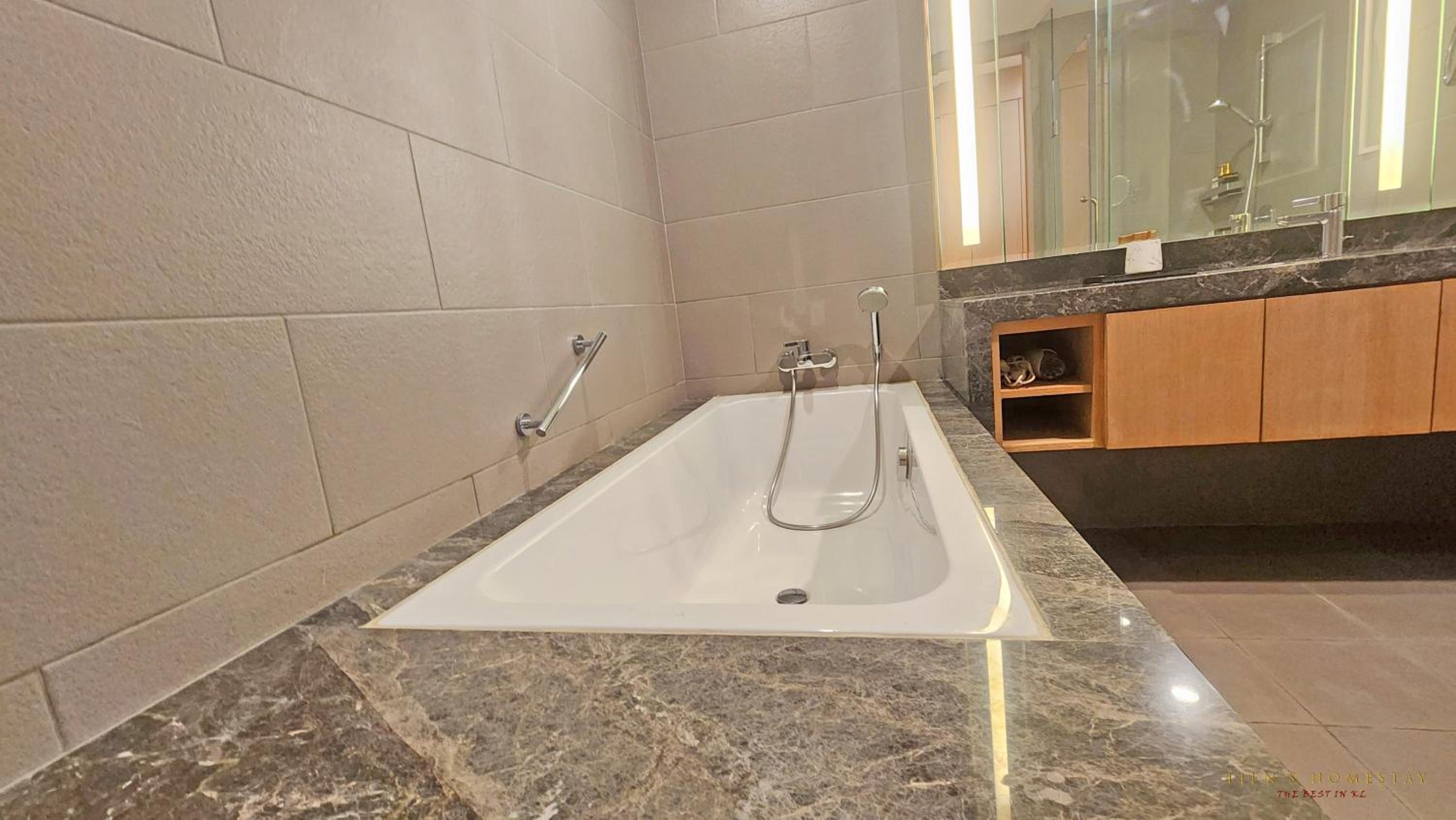 Luxurious stay in 188 Fraser Residence Suite
