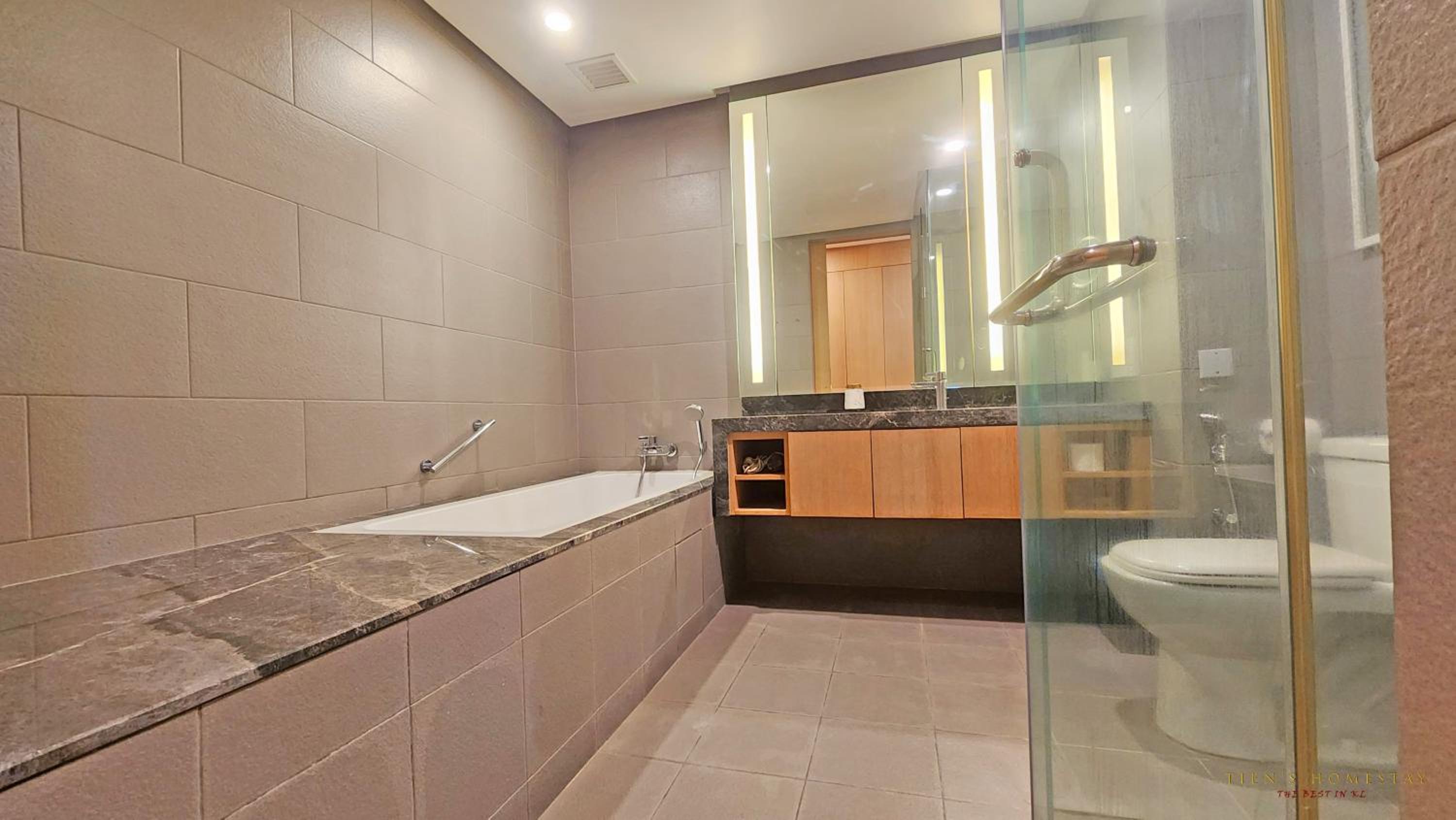 Luxurious stay in 188 Fraser Residence Suite