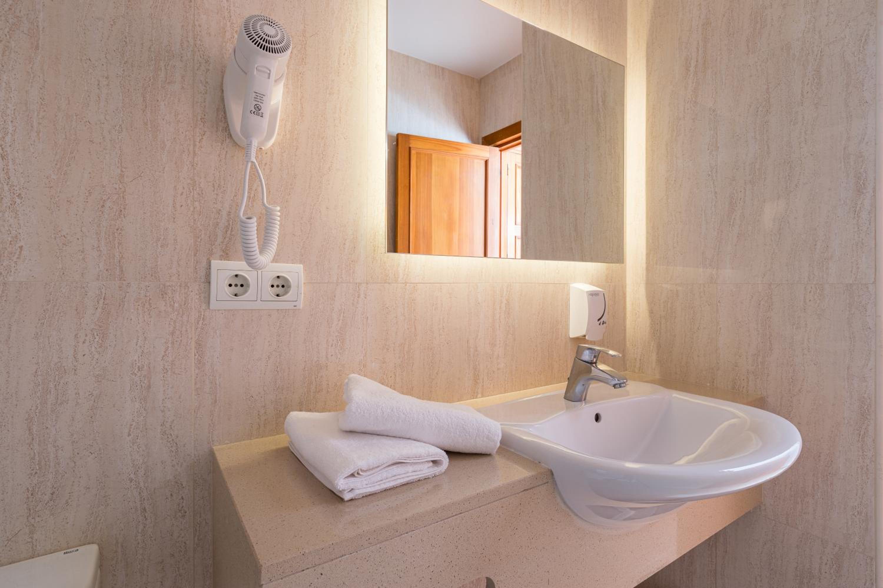 Bossa Bay - MC Apartments Ibiza