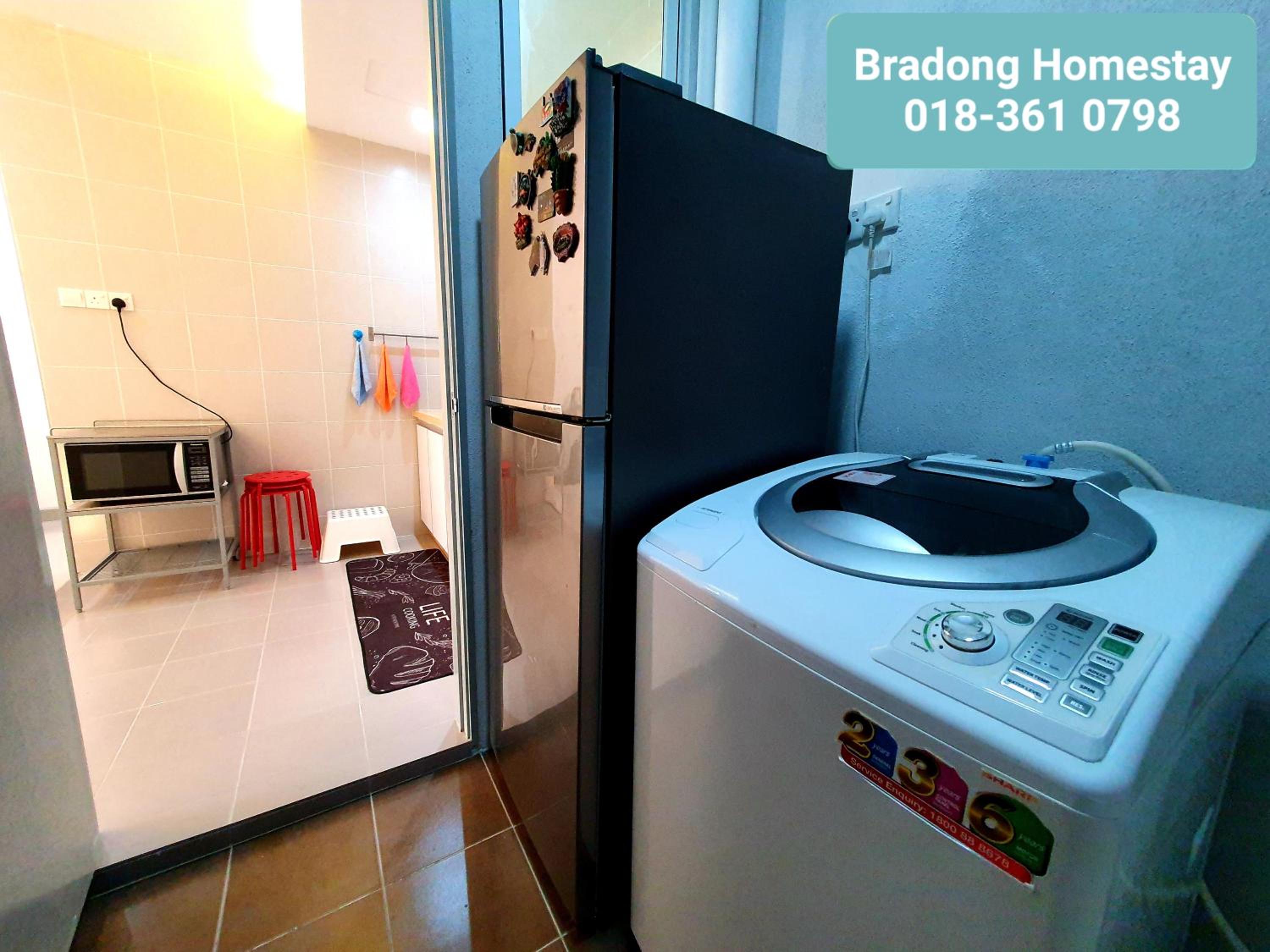 BRADONG HOMESTAY - MUSLlM ONLY, 3 Queen Bedrooms, Seaview, Infinity Pool, Gym, near Drawbridge & KTCC Mall photo 8