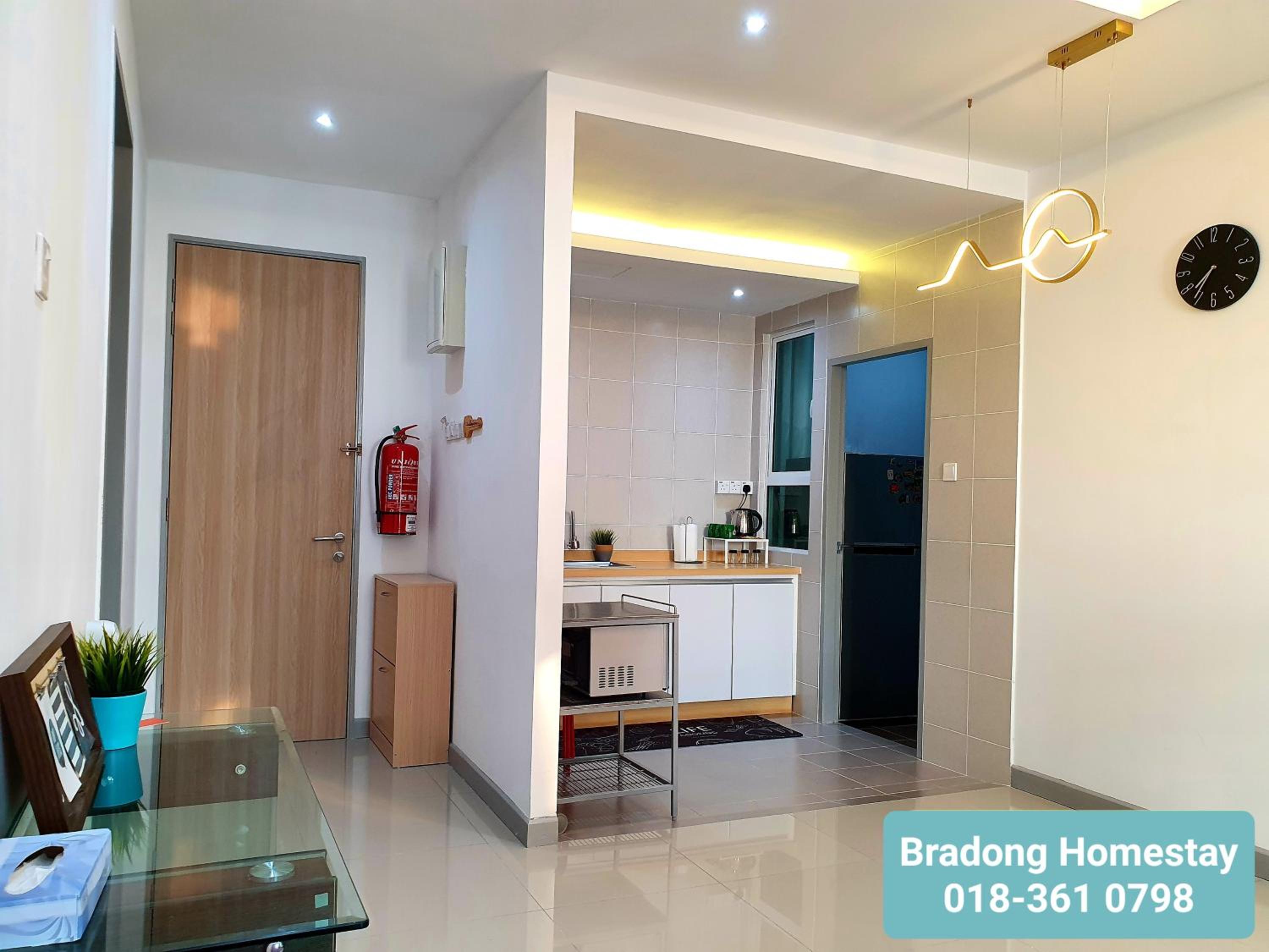BRADONG HOMESTAY - MUSLlM ONLY, 3 Queen Bedrooms, Seaview, Infinity Pool, Gym, near Drawbridge & KTCC Mall photo 7