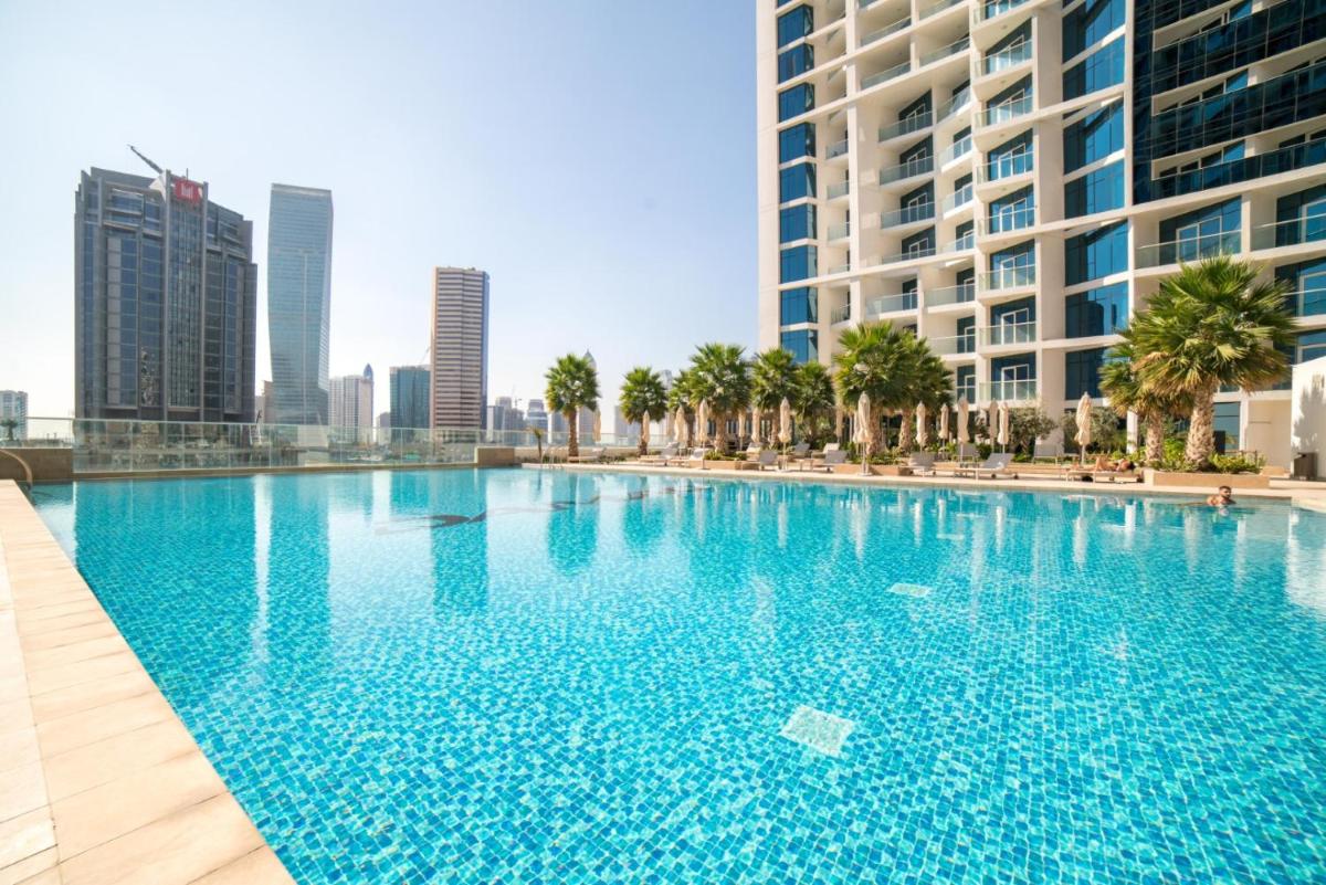 Vacay Lettings - Burj Khalifa & Canal view Studio at Damac Prive