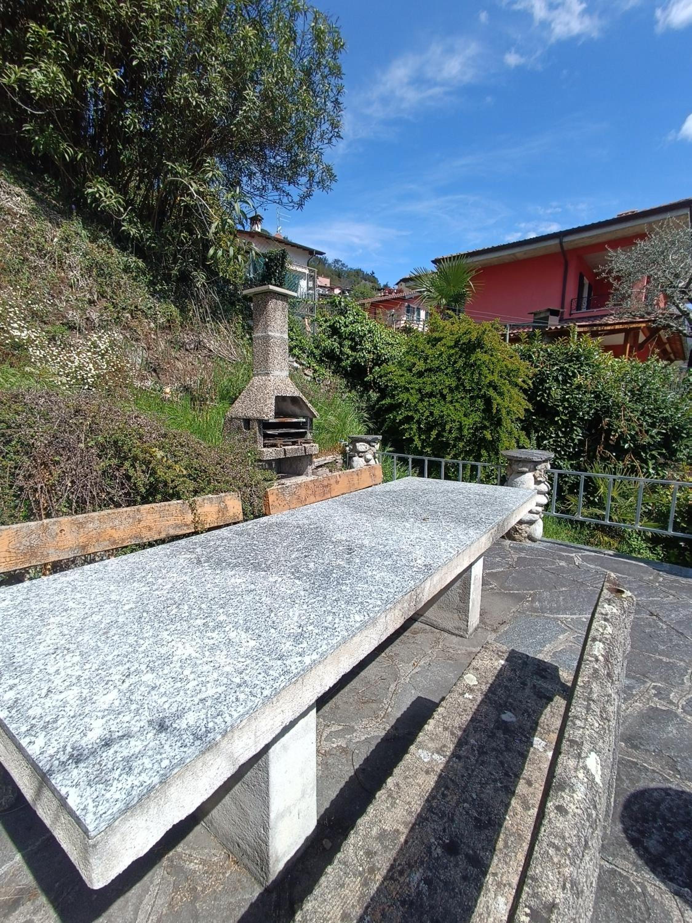 Appartamento IL GELSOMINO con giardino e piscina view 4