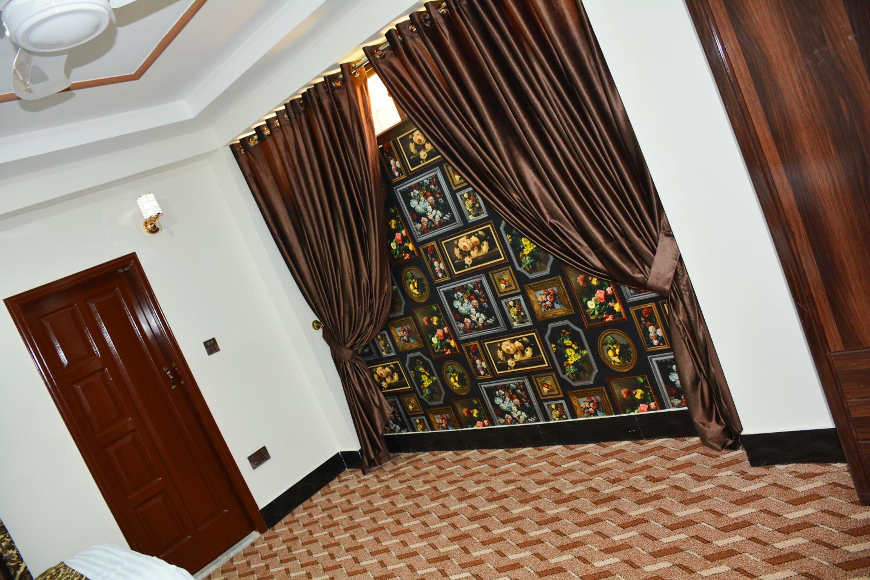 Photo 9