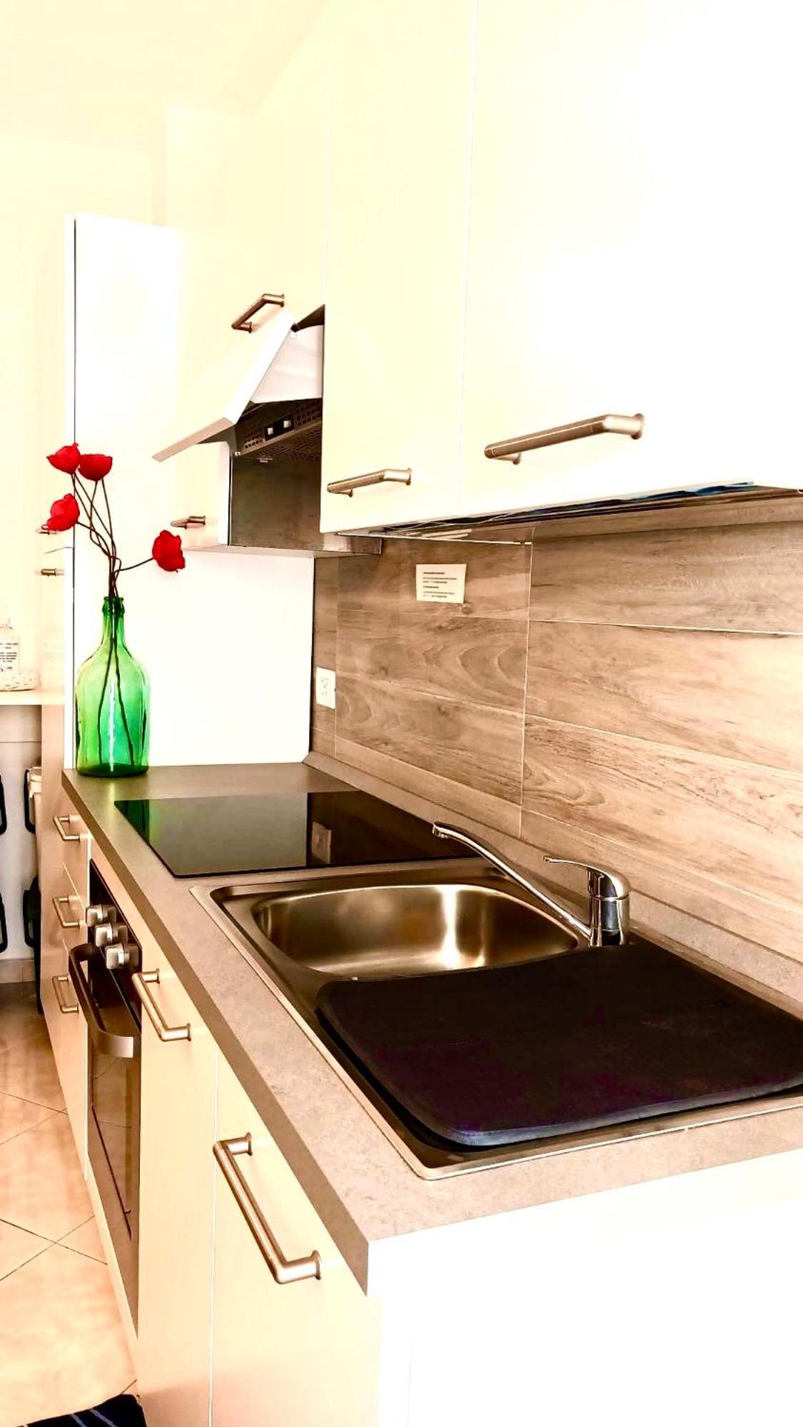 Antiche Mura Apartments"Cielo di Puglia" -2 matrimoniali, cucina e terrazzo view 5