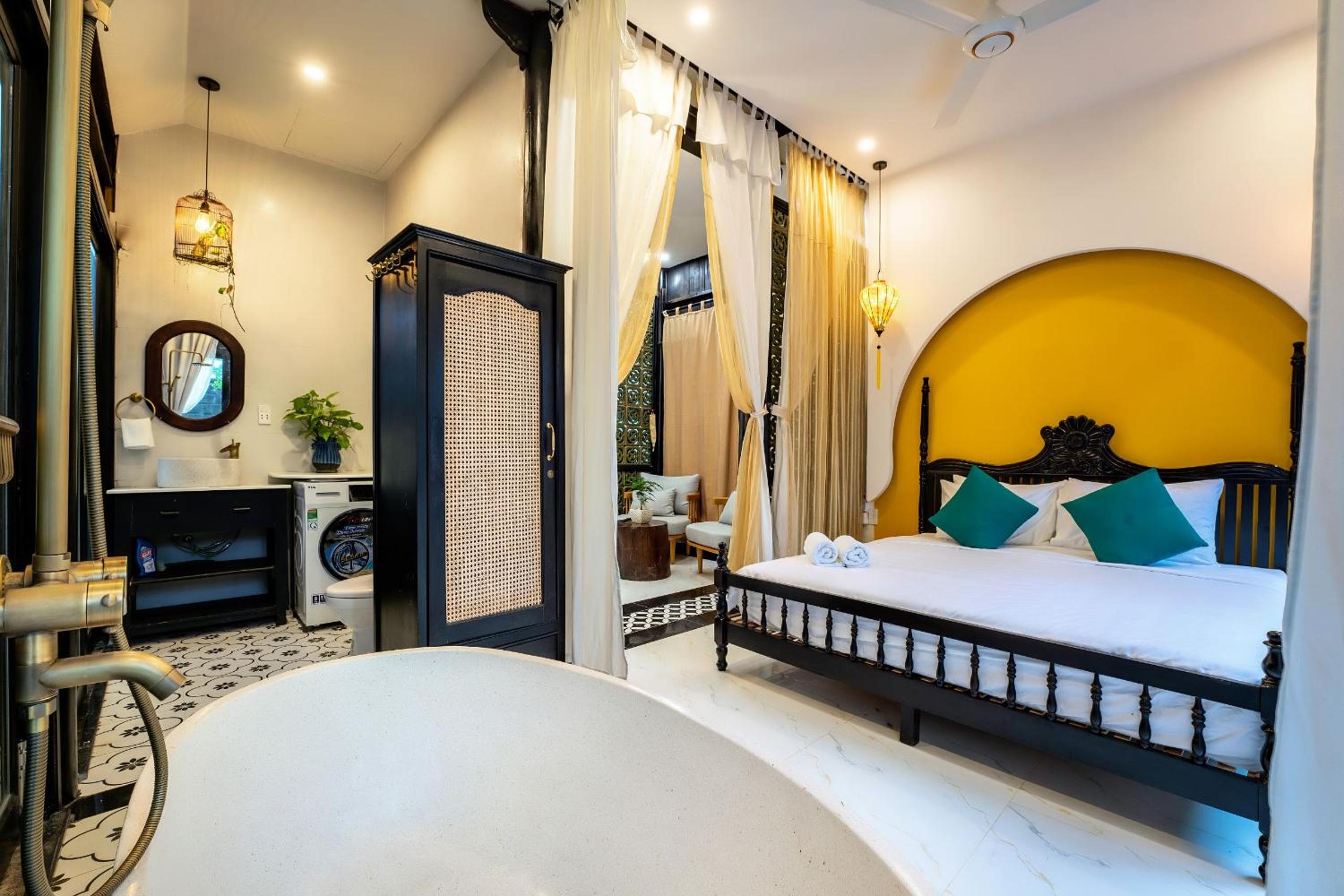 Lover's Retreat Villa Hoi An view 3