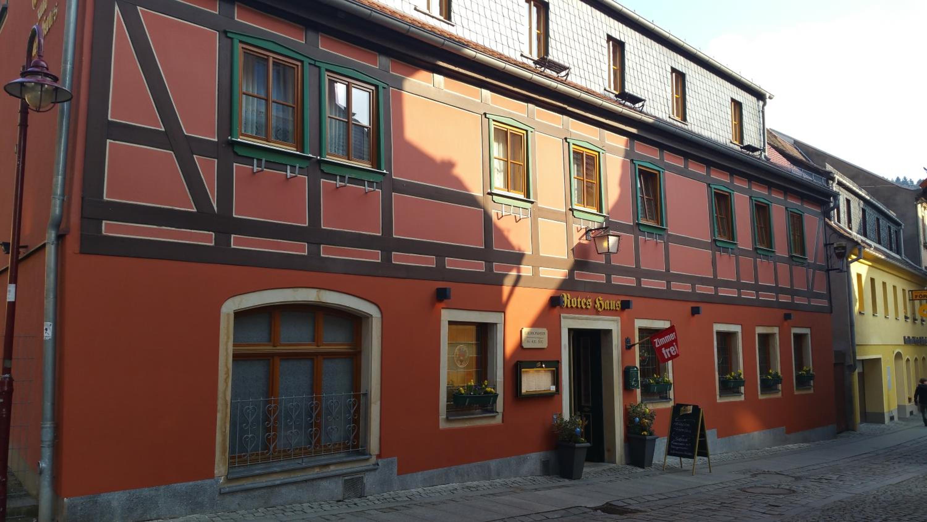Gasthaus& Pension Zum Roten Haus