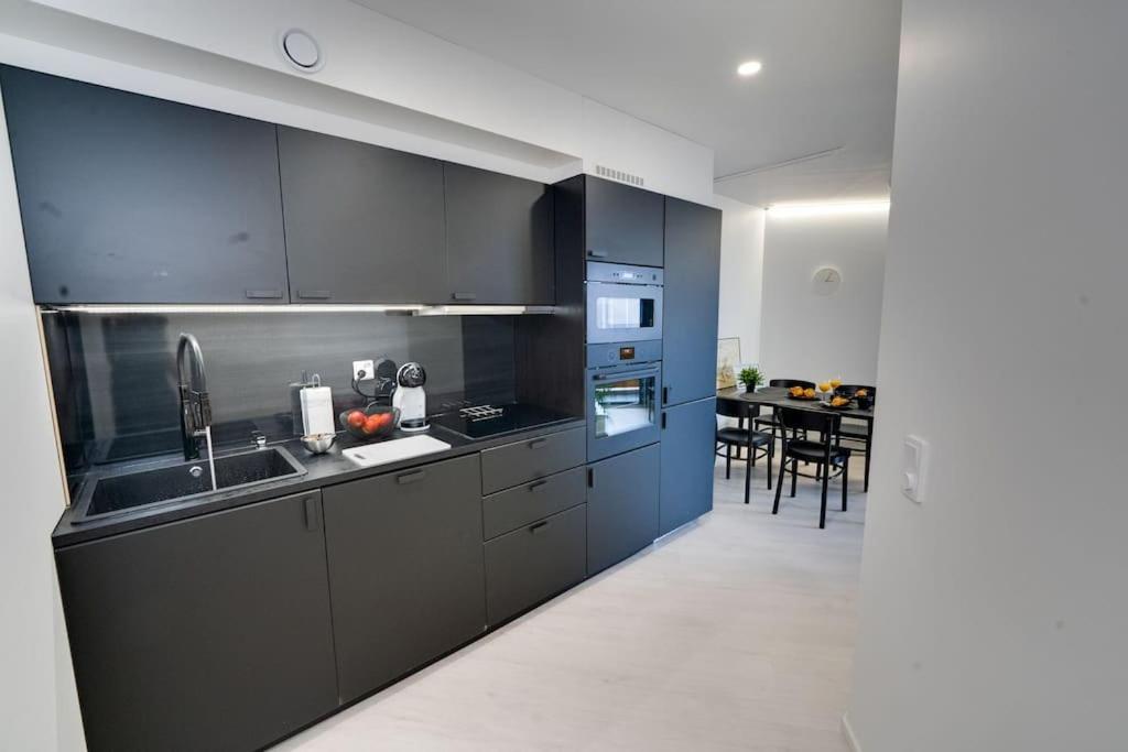 Hotel Best location in Tampere! Modern city apartment, 2rooms, kitchen and balcony - Image 1