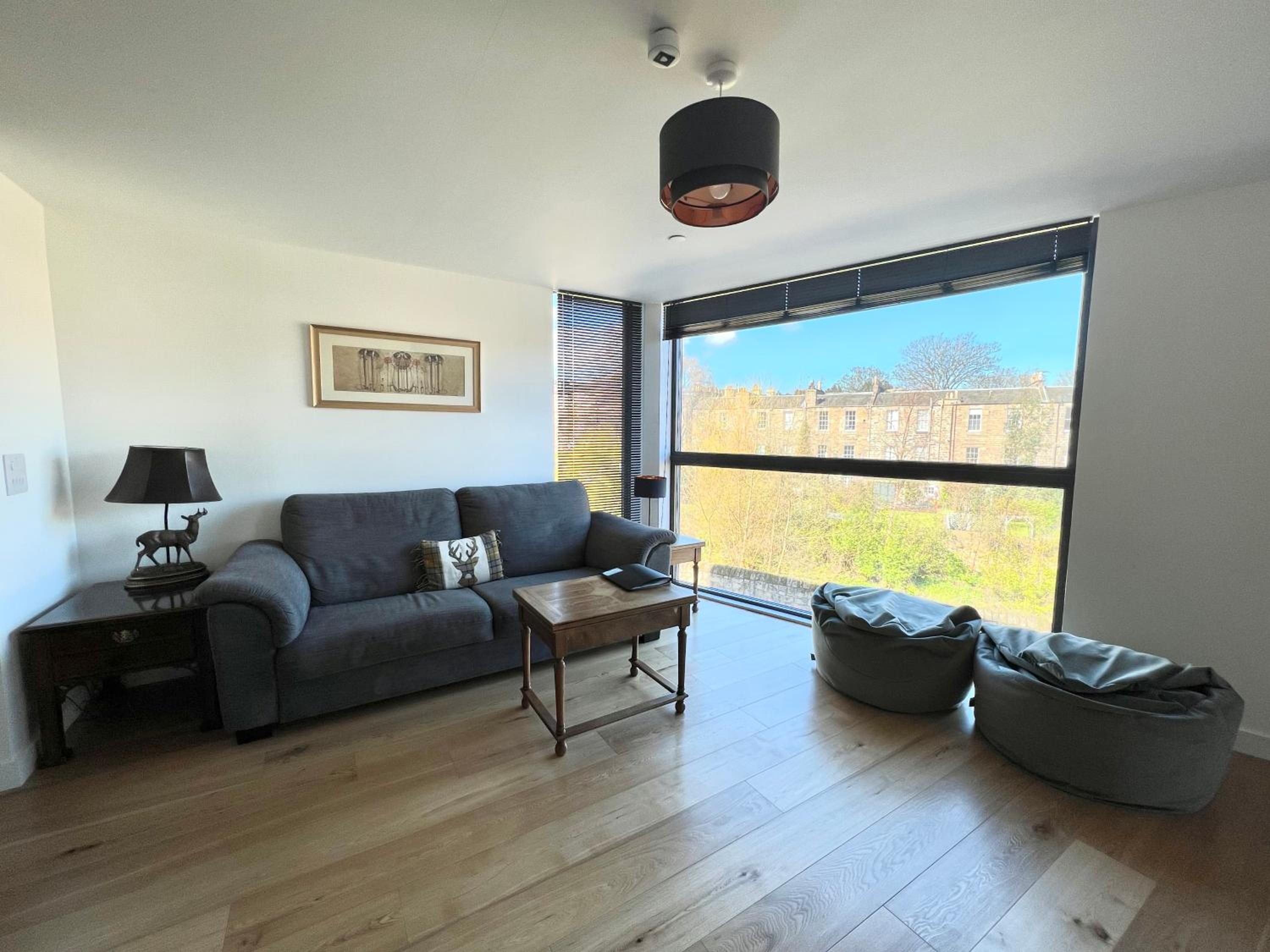 No. 5 Warriston, Canonmills Luxury Apartment view 3
