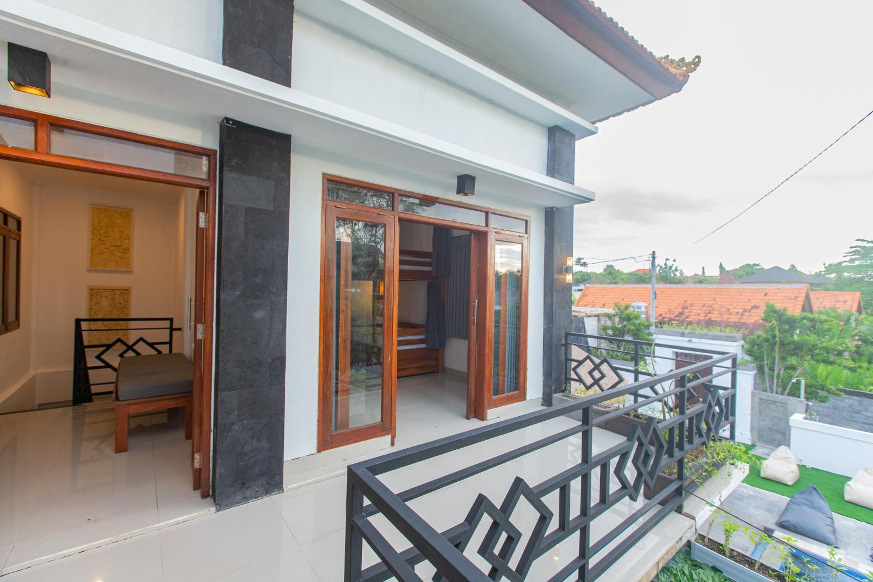Zentiga Surf Hostel