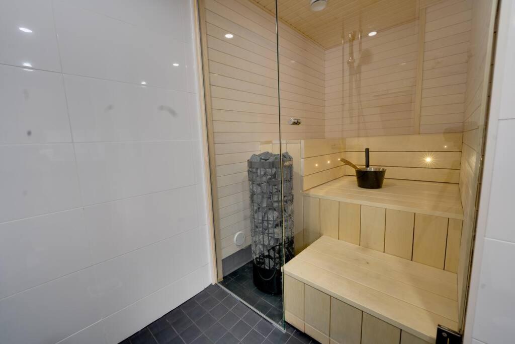 Upea kolmio+sauna parhaalla paikalla!