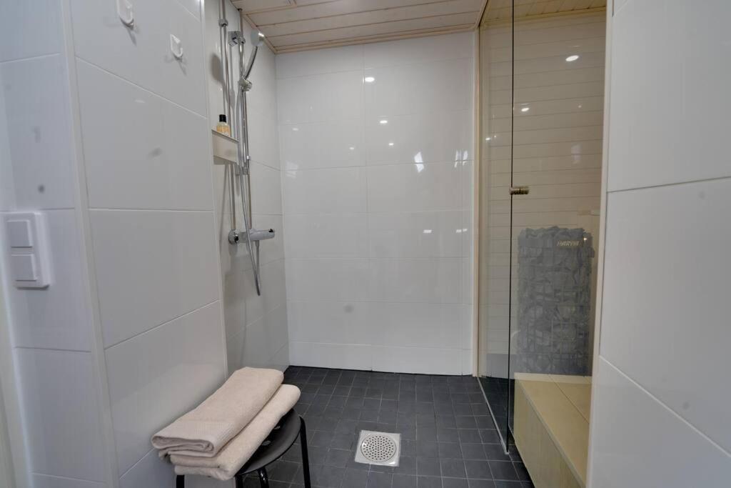 Upea kolmio+sauna parhaalla paikalla!