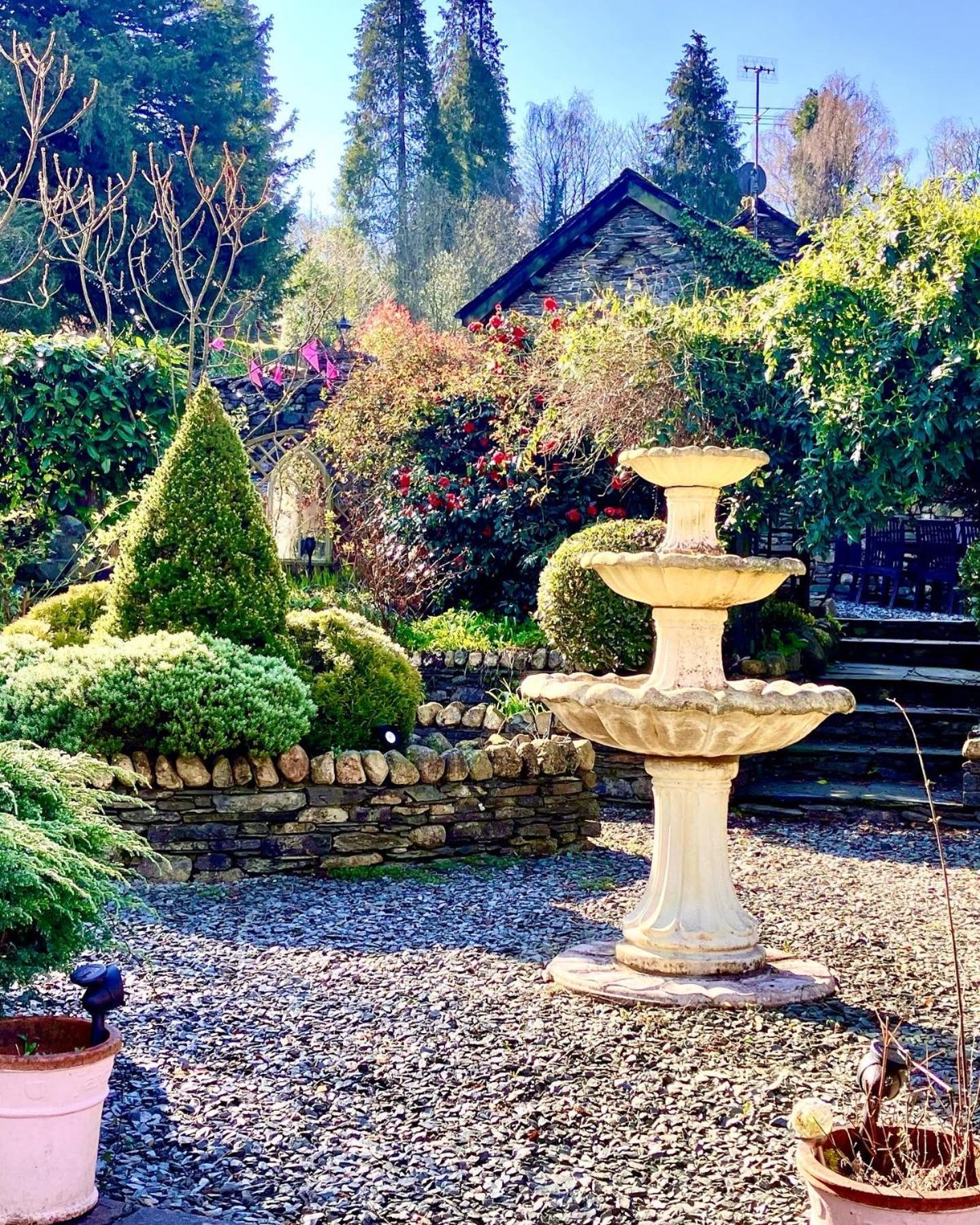 Storrs Gate House B & B No pets Allowed