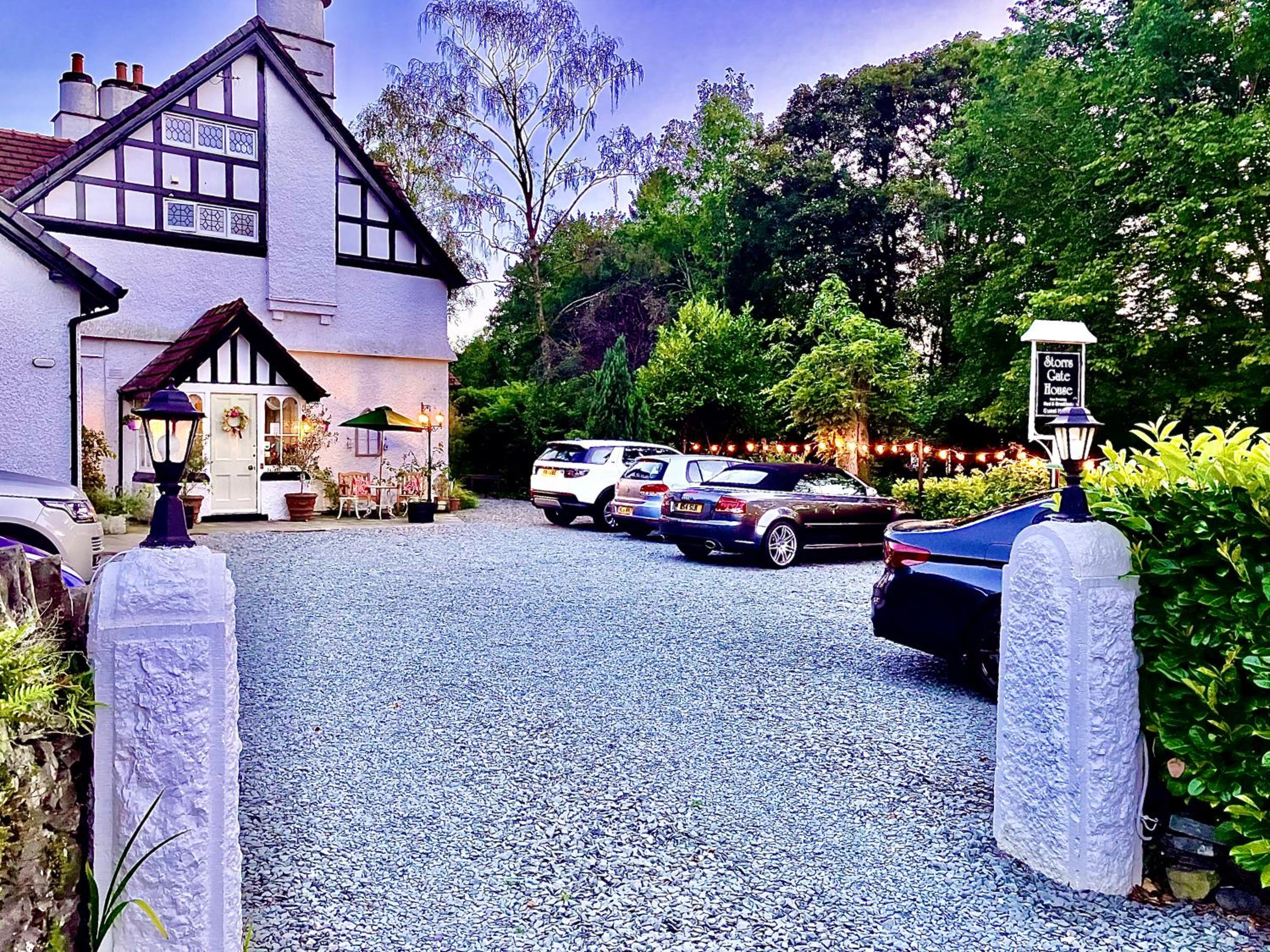 Storrs Gate House B & B No pets Allowed