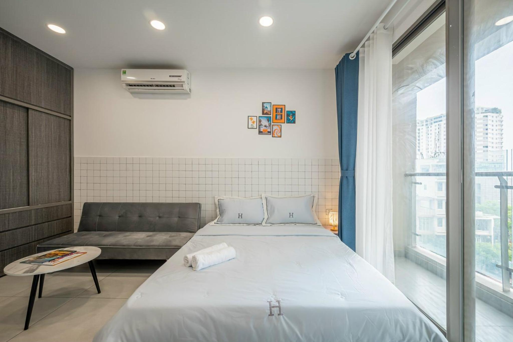 Masteri Millennium Balcony Apartment - District 4